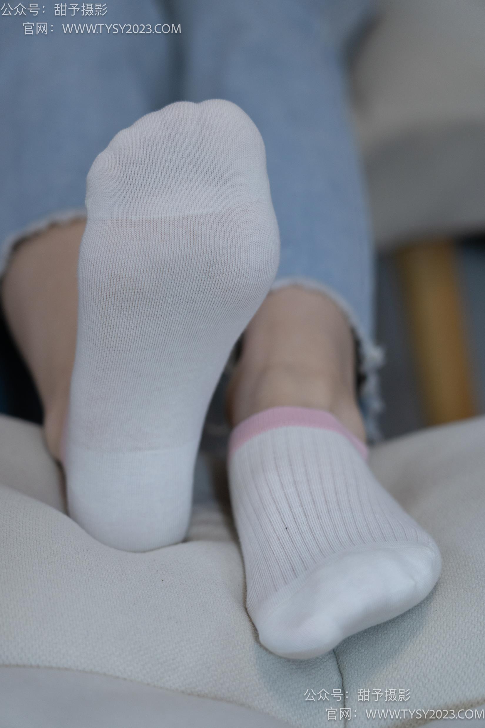 图片[47]-甜予摄影 NO.028 胡桃-皮鞋、白棉袜、裸足[124P] – 速更版-美库