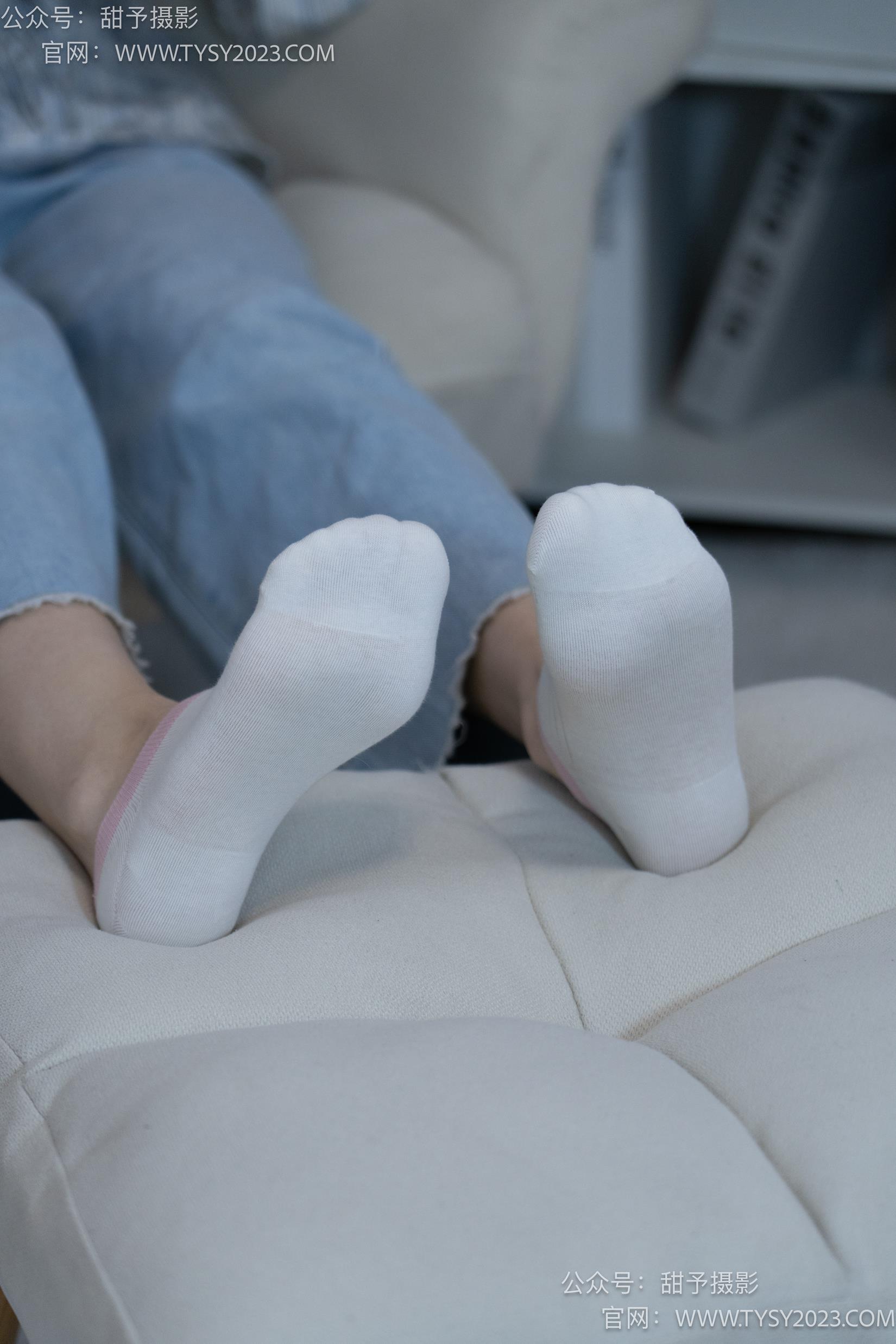 图片[55]-甜予摄影 NO.028 胡桃-皮鞋、白棉袜、裸足[124P] – 速更版-美库