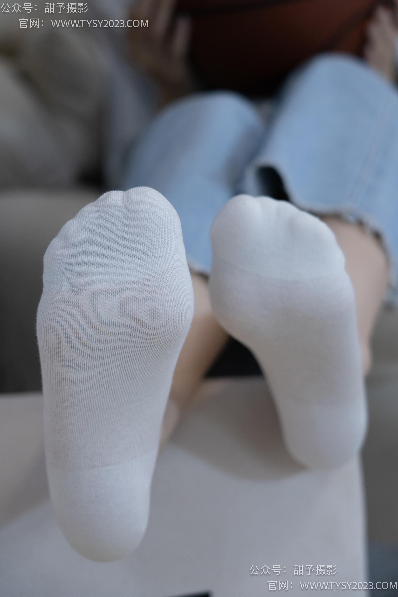 图片[65]-甜予摄影 NO.028 胡桃-皮鞋、白棉袜、裸足[124P] – 速更版-美库