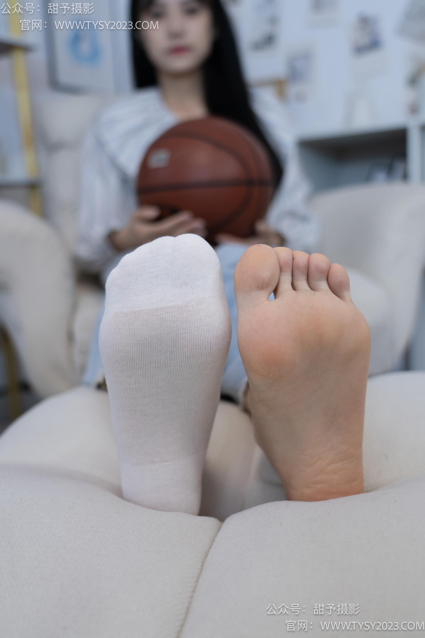图片[72]-甜予摄影 NO.028 胡桃-皮鞋、白棉袜、裸足[124P] – 速更版-美库