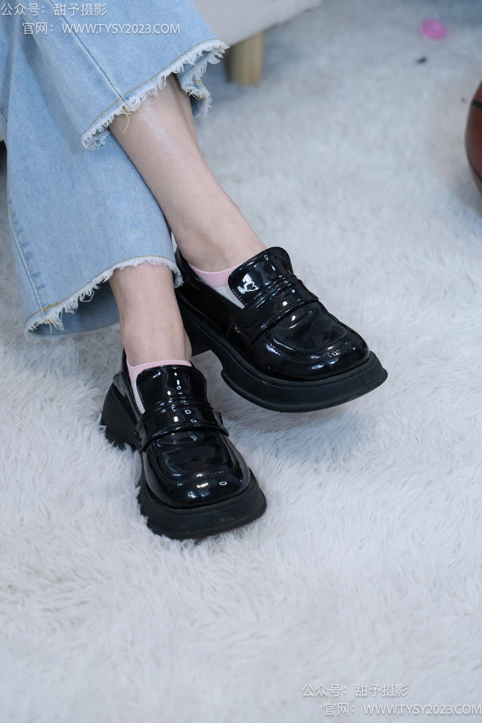 图片[116]-甜予摄影 NO.028 胡桃-皮鞋、白棉袜、裸足[124P] – 速更版-美库