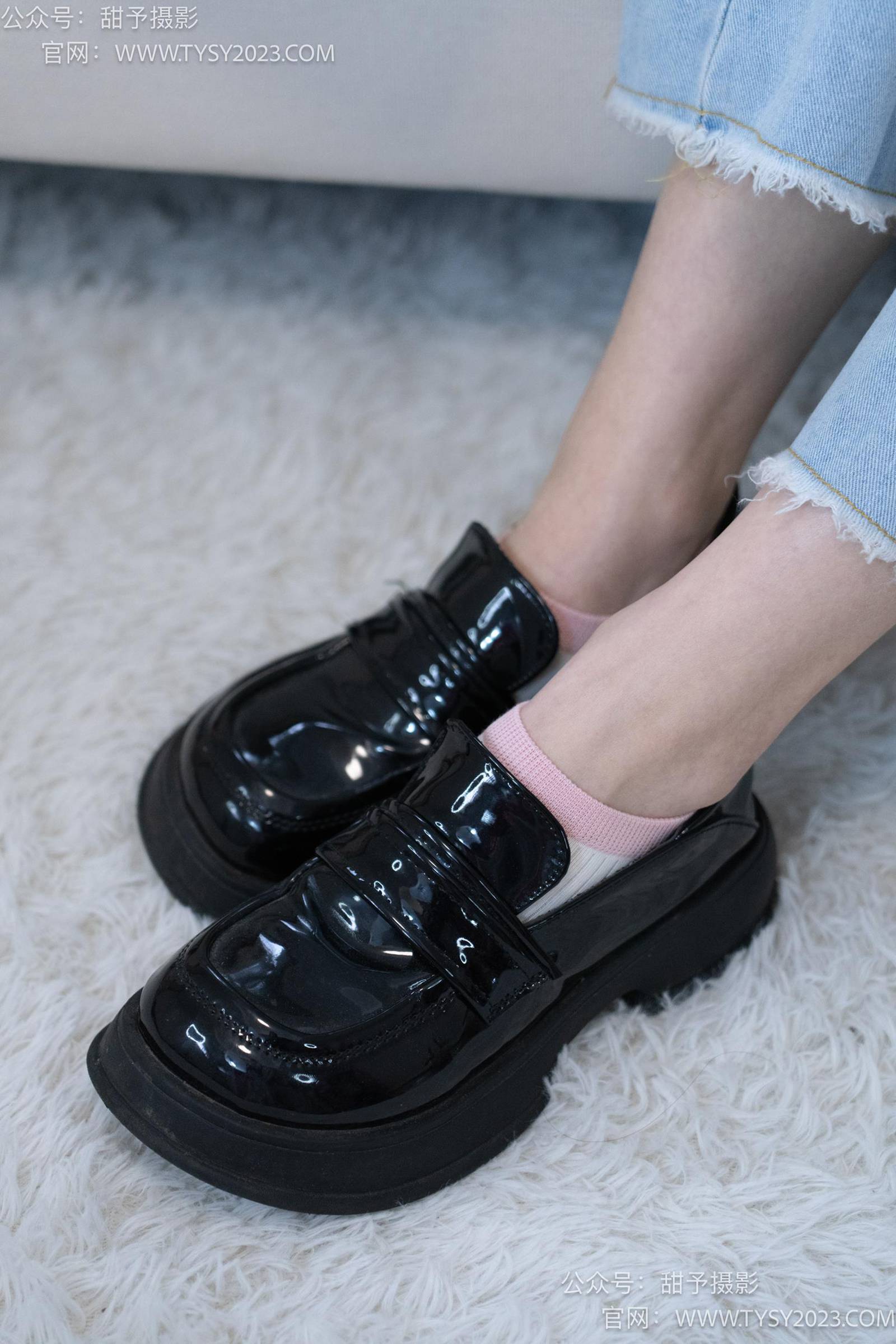 图片[121]-甜予摄影 NO.028 胡桃-皮鞋、白棉袜、裸足[124P] – 速更版-美库