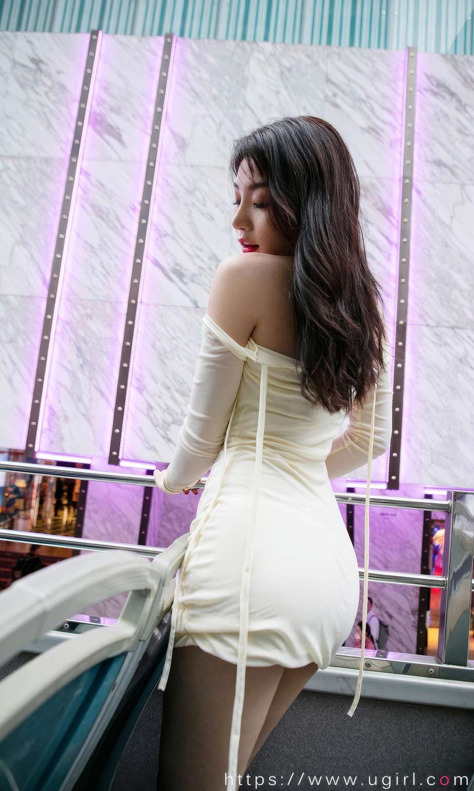 图片[21]-[爱尤物]2024 NO.2878 在心底踏出涟漪 芝芝[35P] – 速更版-美库