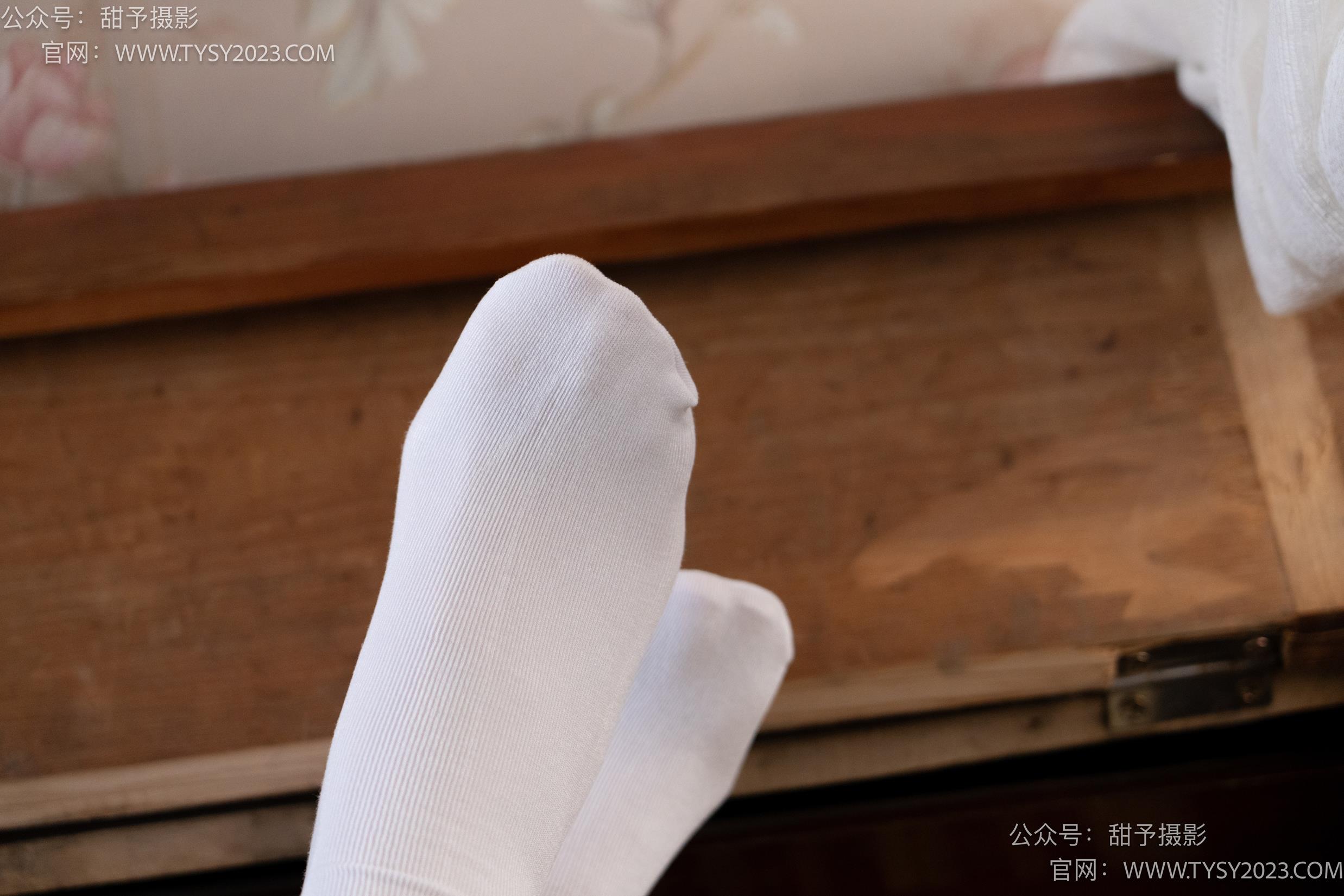 图片[33]-甜予摄影 NO.029 肉肉-高跟鞋、白棉袜、裸足[127P] – 速更版-美库