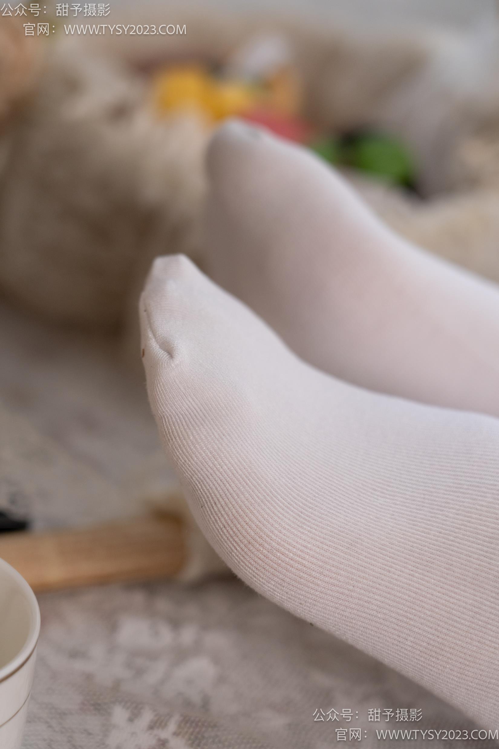 图片[42]-甜予摄影 NO.029 肉肉-高跟鞋、白棉袜、裸足[127P] – 速更版-美库