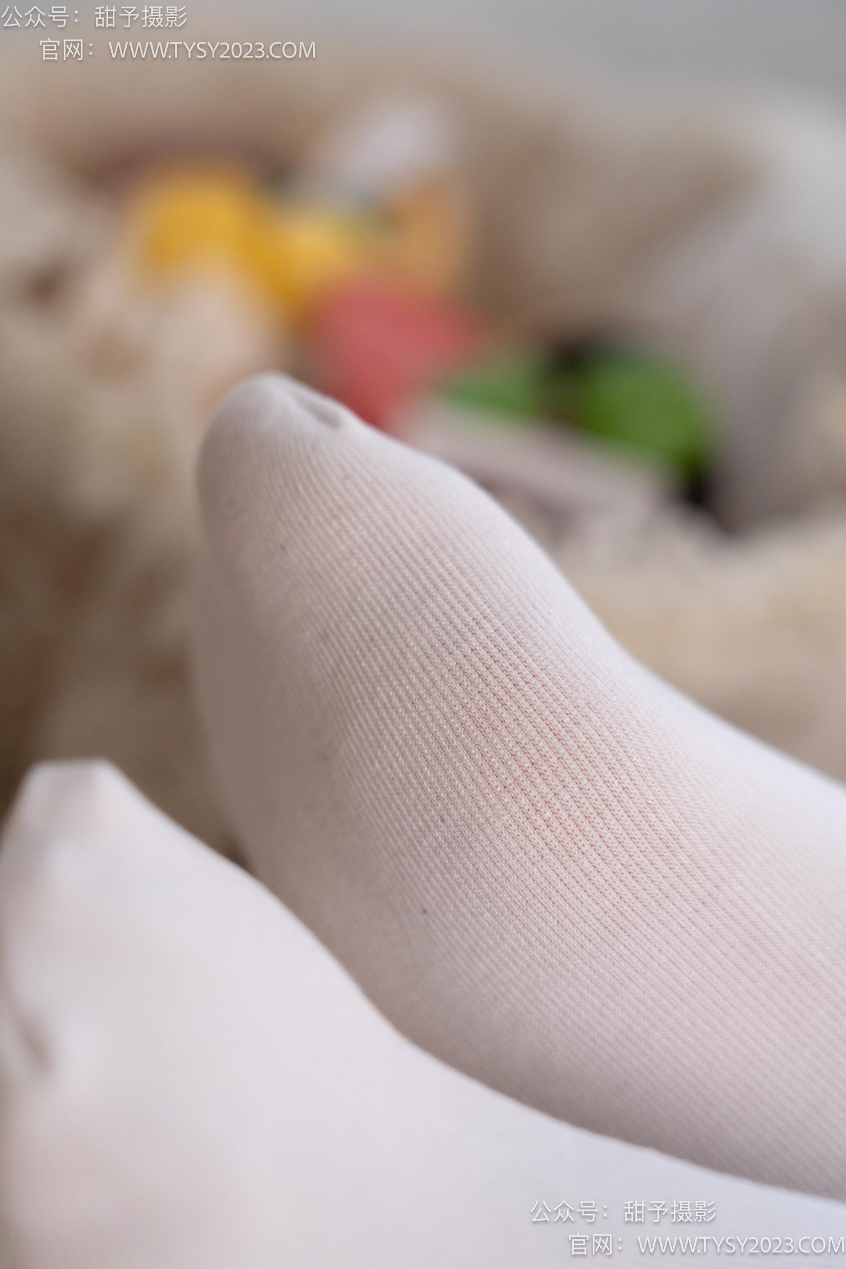 图片[43]-甜予摄影 NO.029 肉肉-高跟鞋、白棉袜、裸足[127P] – 速更版-美库