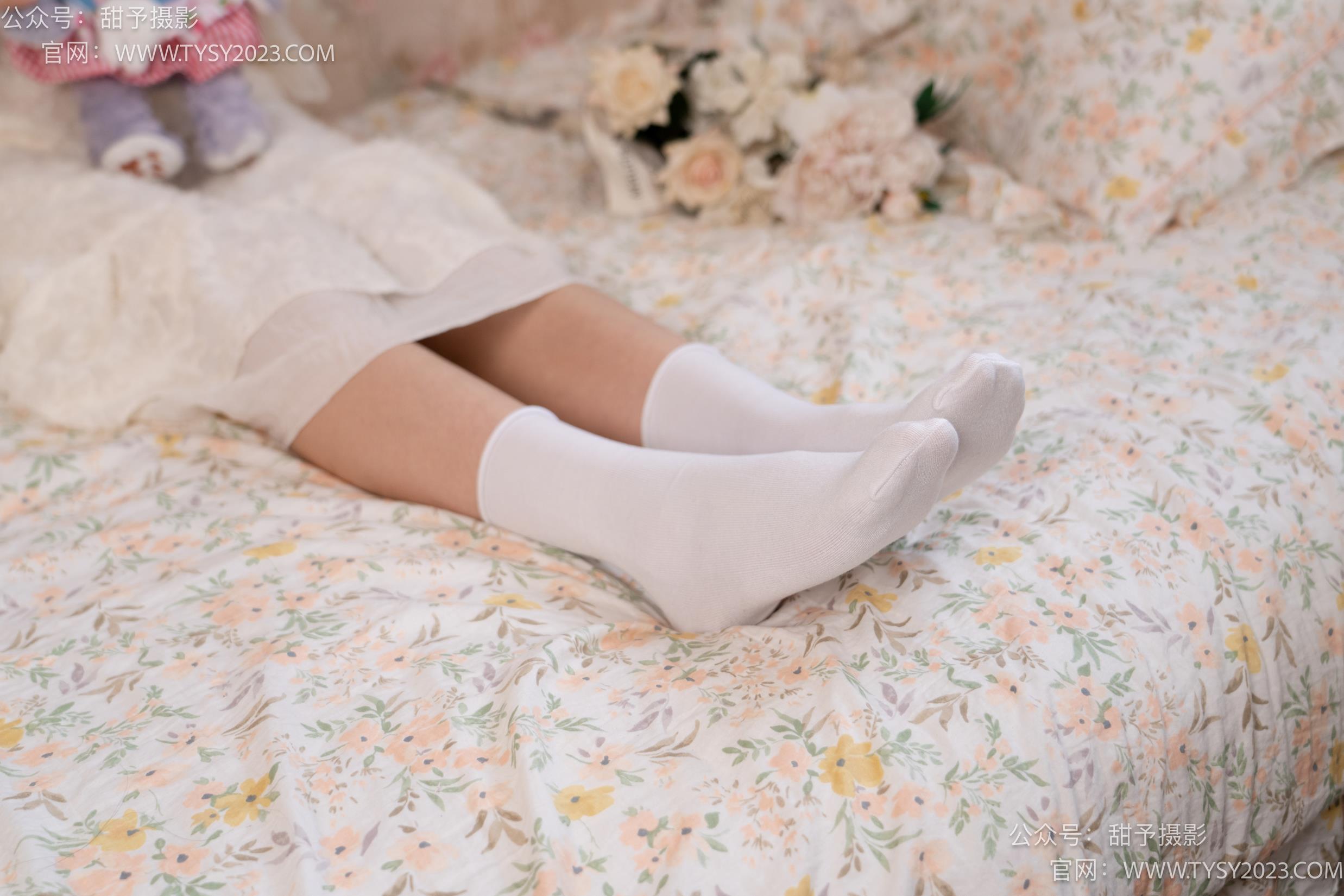 图片[70]-甜予摄影 NO.029 肉肉-高跟鞋、白棉袜、裸足[127P] – 速更版-美库