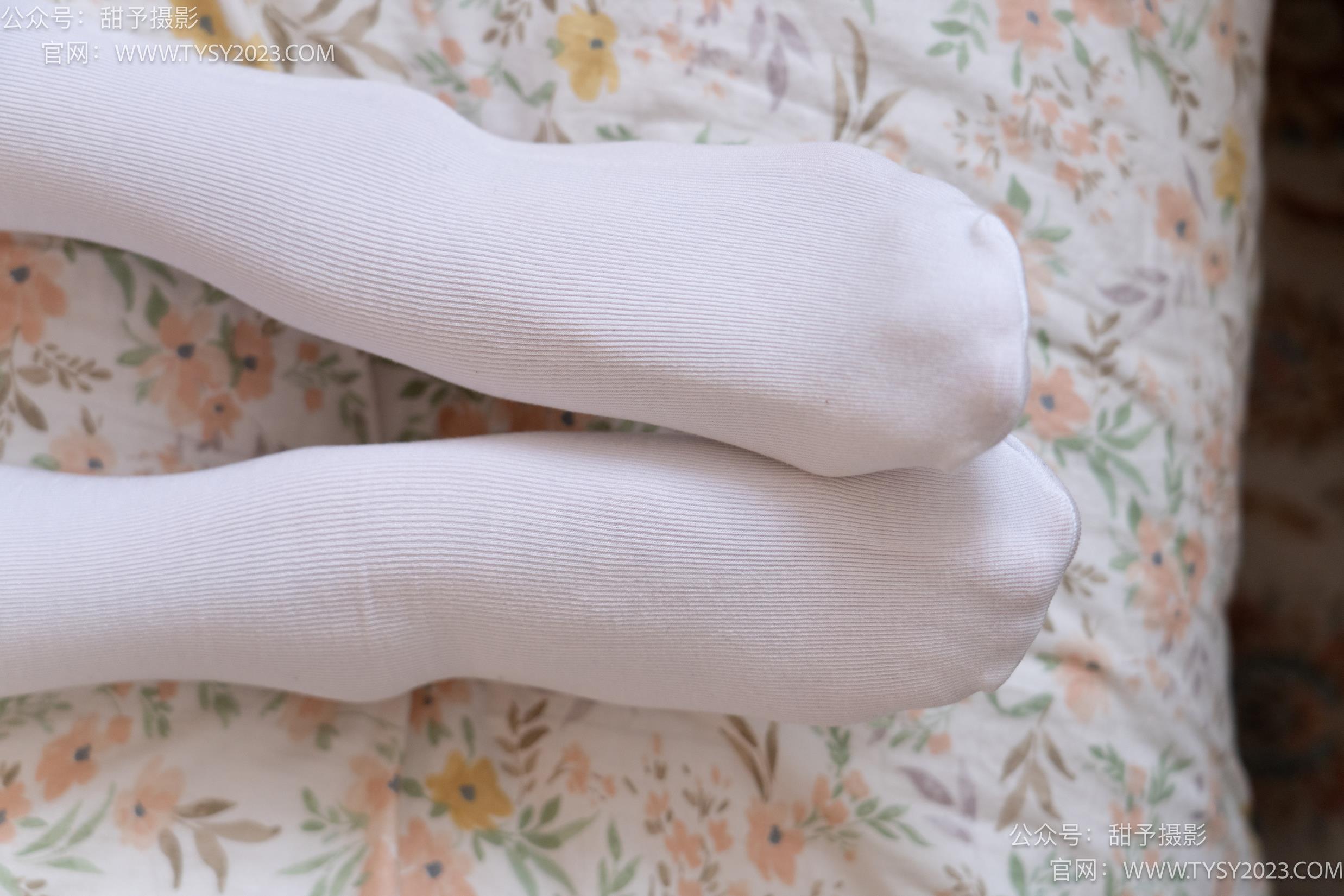 图片[75]-甜予摄影 NO.029 肉肉-高跟鞋、白棉袜、裸足[127P] – 速更版-美库