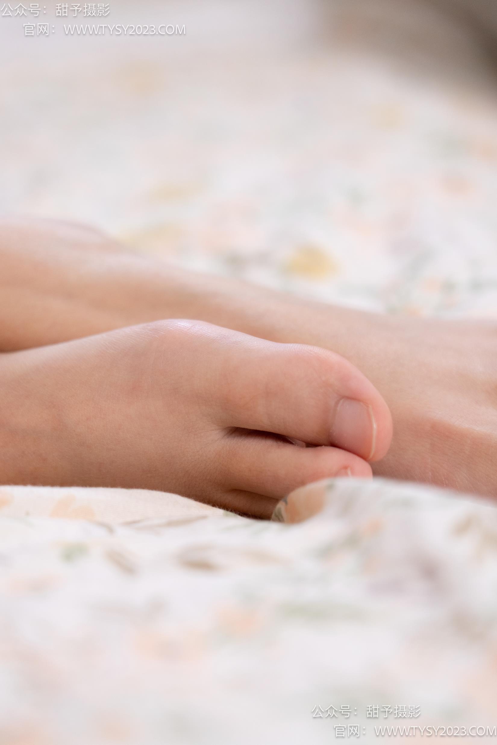 图片[111]-甜予摄影 NO.029 肉肉-高跟鞋、白棉袜、裸足[127P] – 速更版-美库