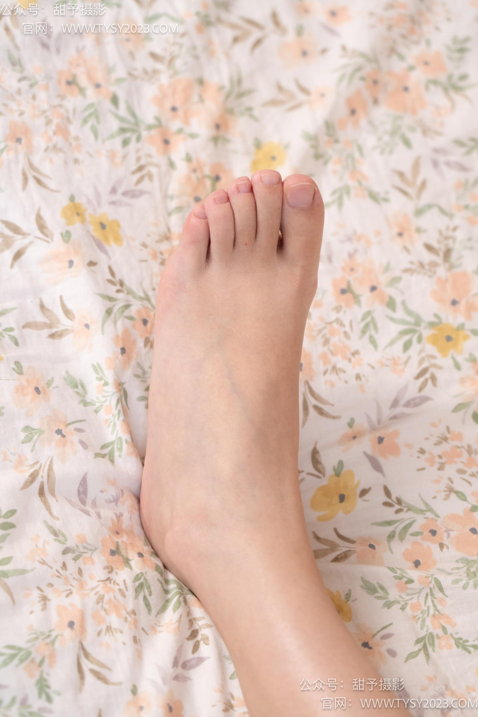 图片[120]-甜予摄影 NO.029 肉肉-高跟鞋、白棉袜、裸足[127P] – 速更版-美库