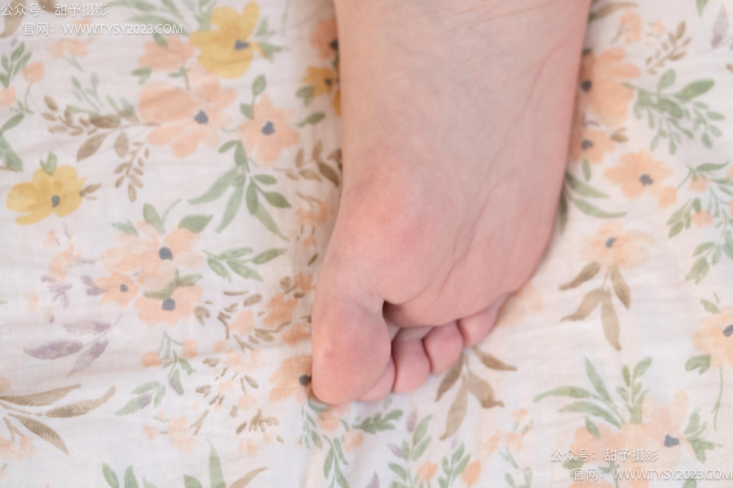 图片[121]-甜予摄影 NO.029 肉肉-高跟鞋、白棉袜、裸足[127P] – 速更版-美库
