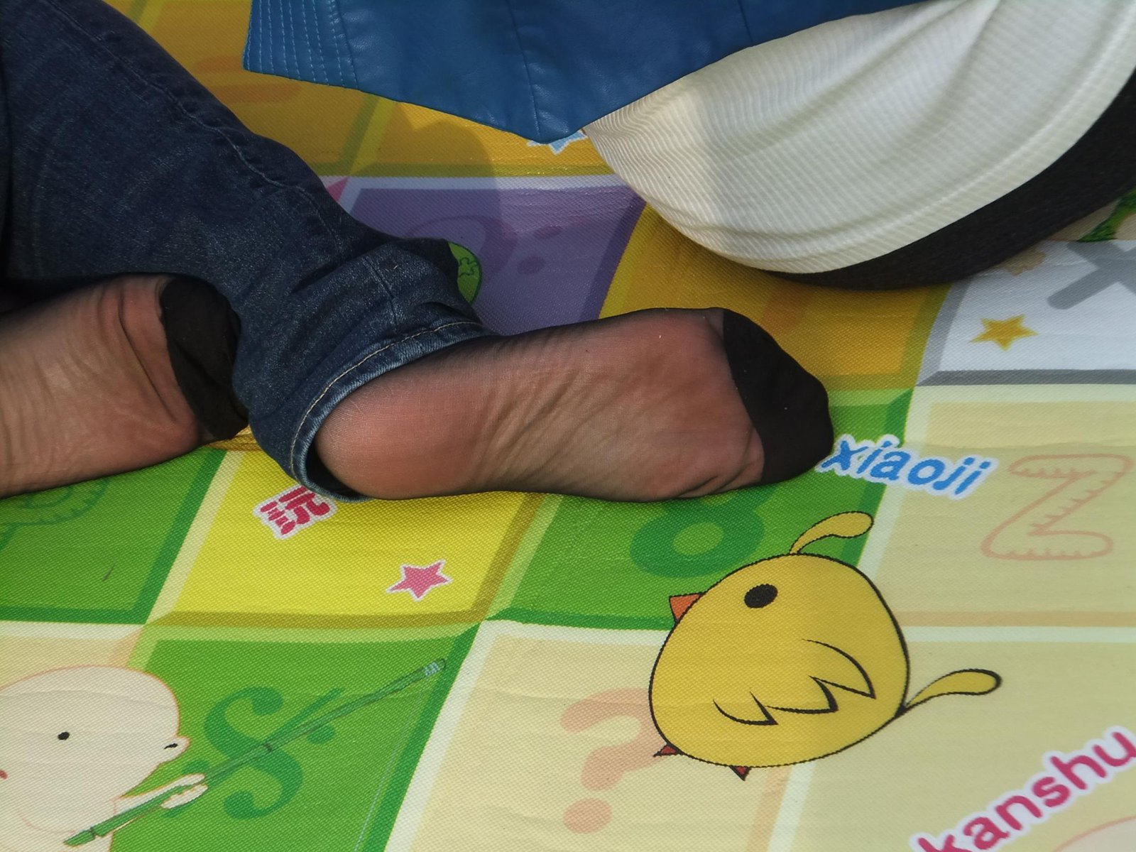 图片[24]-自由摄影 No.264 气质少父草地抓拍 [84P] – 速更版-美库