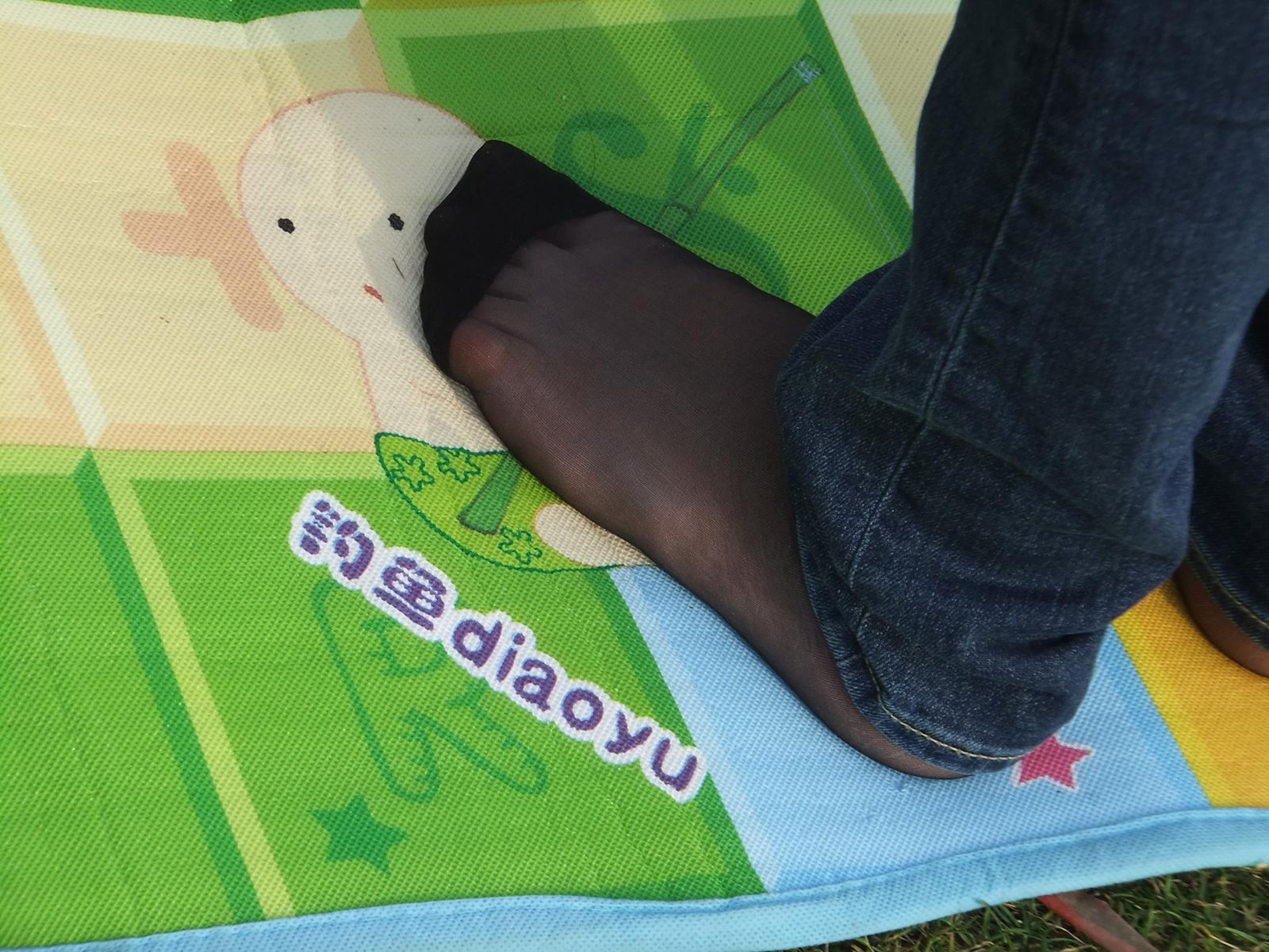 图片[38]-自由摄影 No.264 气质少父草地抓拍 [84P] – 速更版-美库