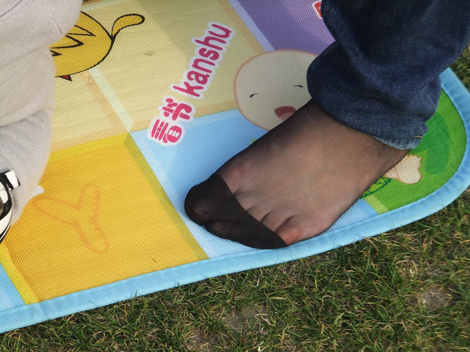 图片[42]-自由摄影 No.264 气质少父草地抓拍 [84P] – 速更版-美库