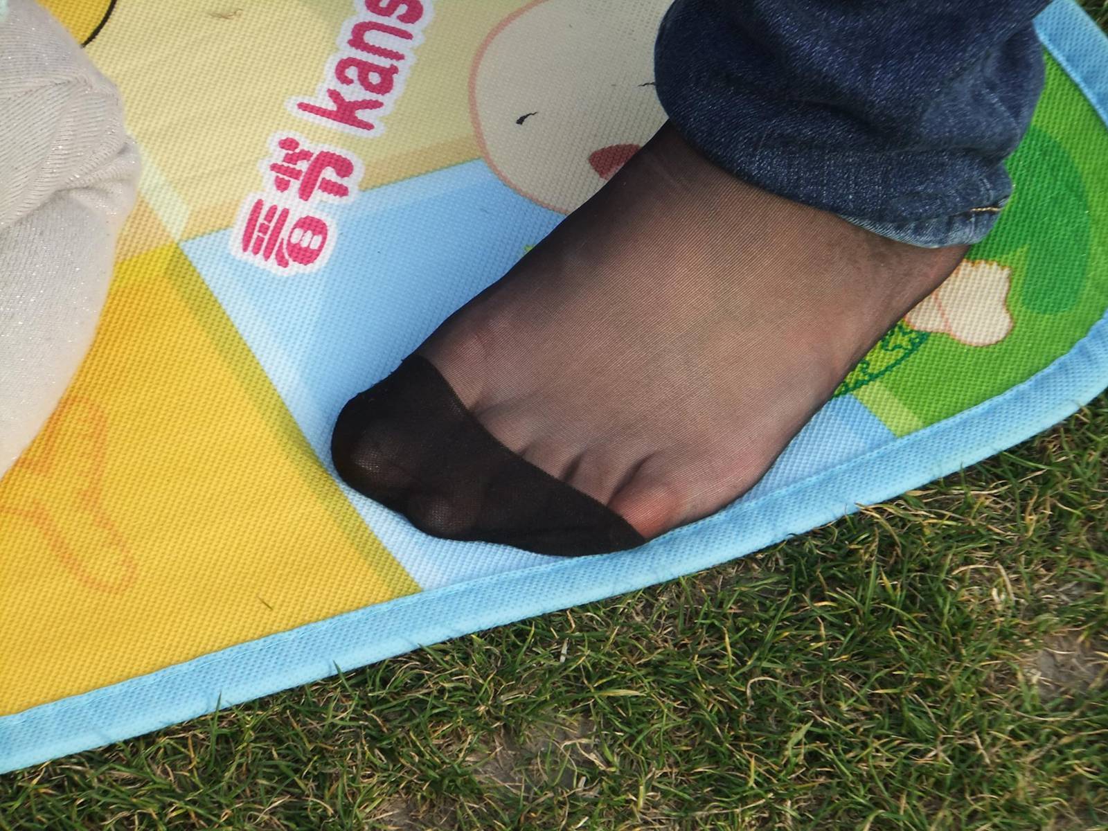 图片[44]-自由摄影 No.264 气质少父草地抓拍 [84P] – 速更版-美库