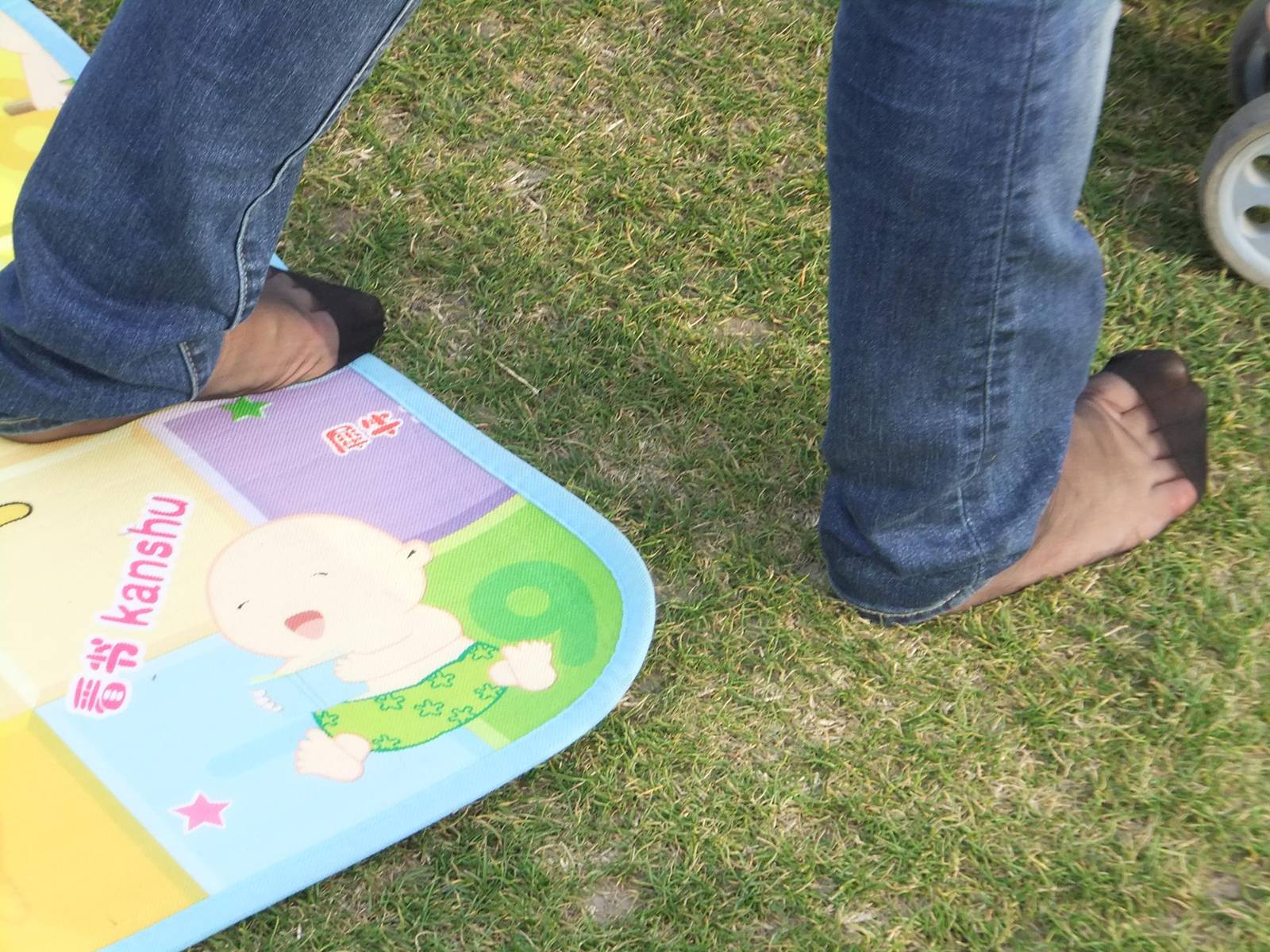 图片[48]-自由摄影 No.264 气质少父草地抓拍 [84P] – 速更版-美库