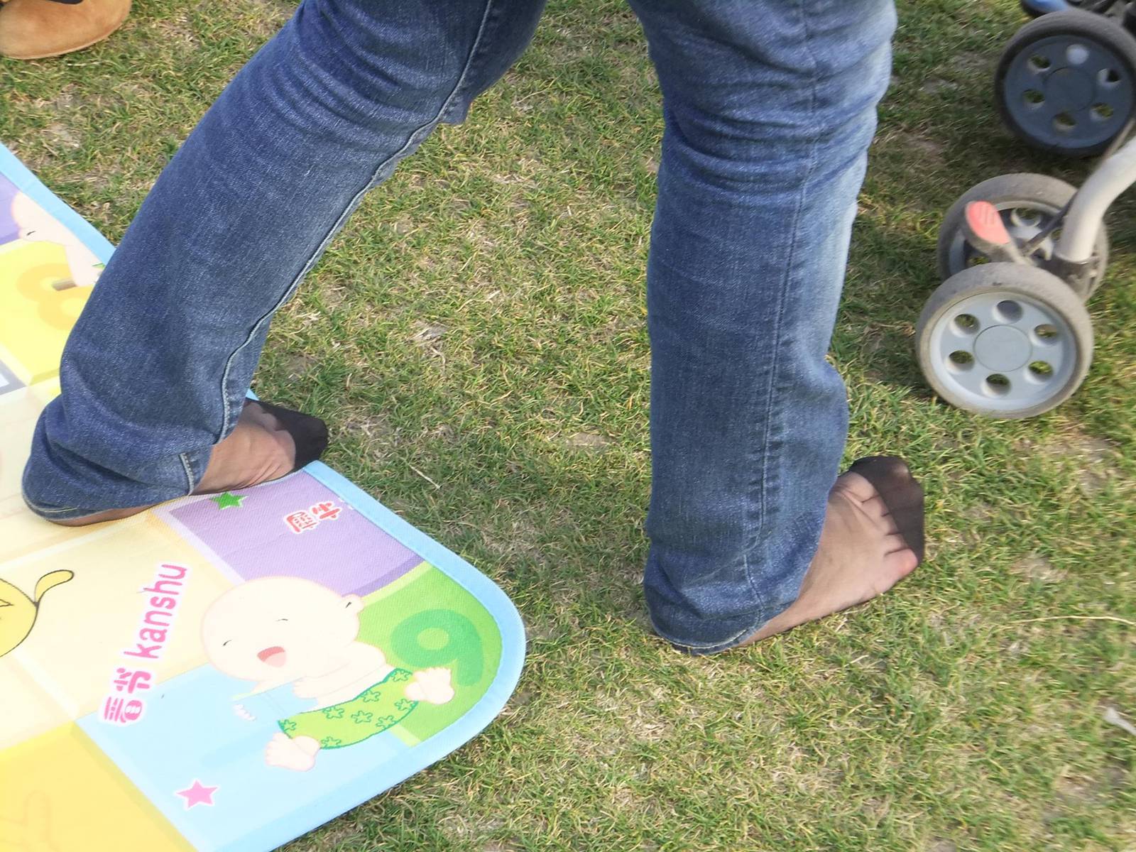 图片[50]-自由摄影 No.264 气质少父草地抓拍 [84P] – 速更版-美库