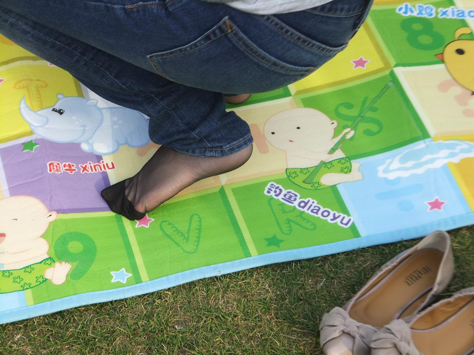 图片[53]-自由摄影 No.264 气质少父草地抓拍 [84P] – 速更版-美库