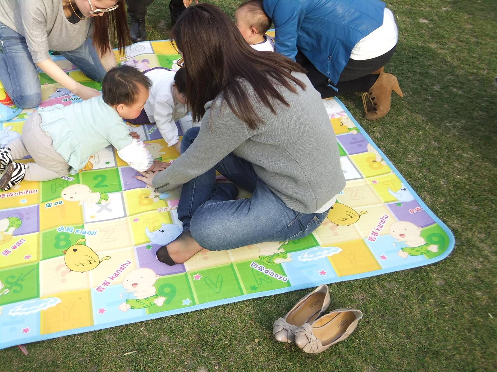 图片[56]-自由摄影 No.264 气质少父草地抓拍 [84P] – 速更版-美库