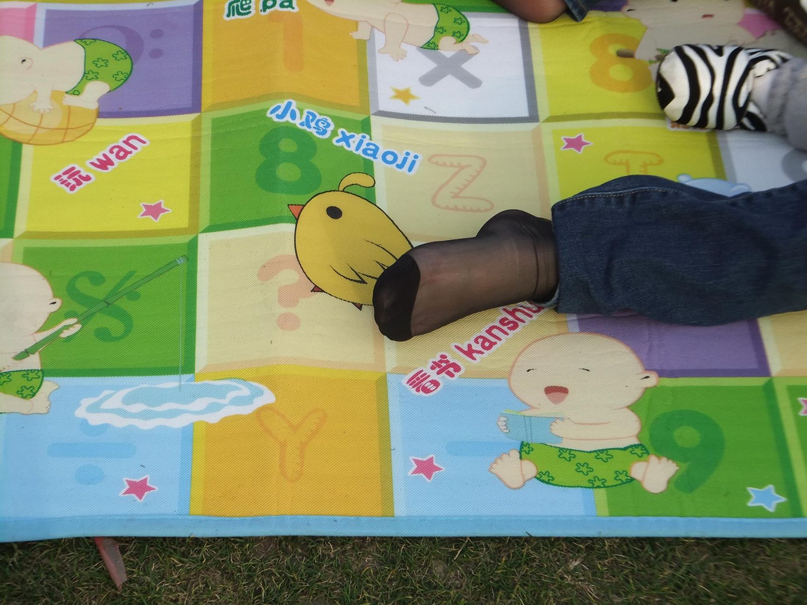 图片[72]-自由摄影 No.264 气质少父草地抓拍 [84P] – 速更版-美库