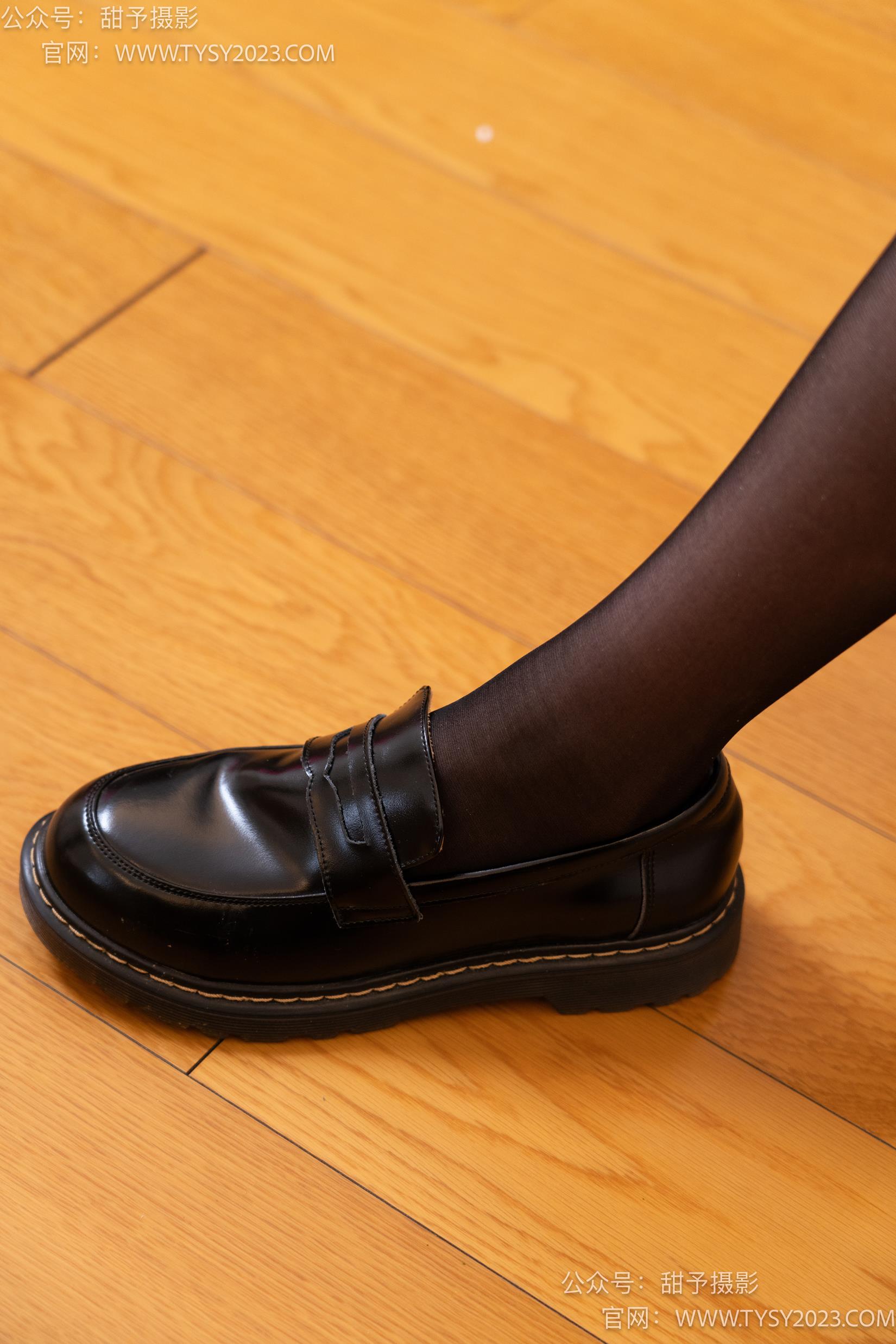 图片[15]-甜予摄影 NO.030 璇璇-皮鞋、黑丝、裸足[122P] – 速更版-美库