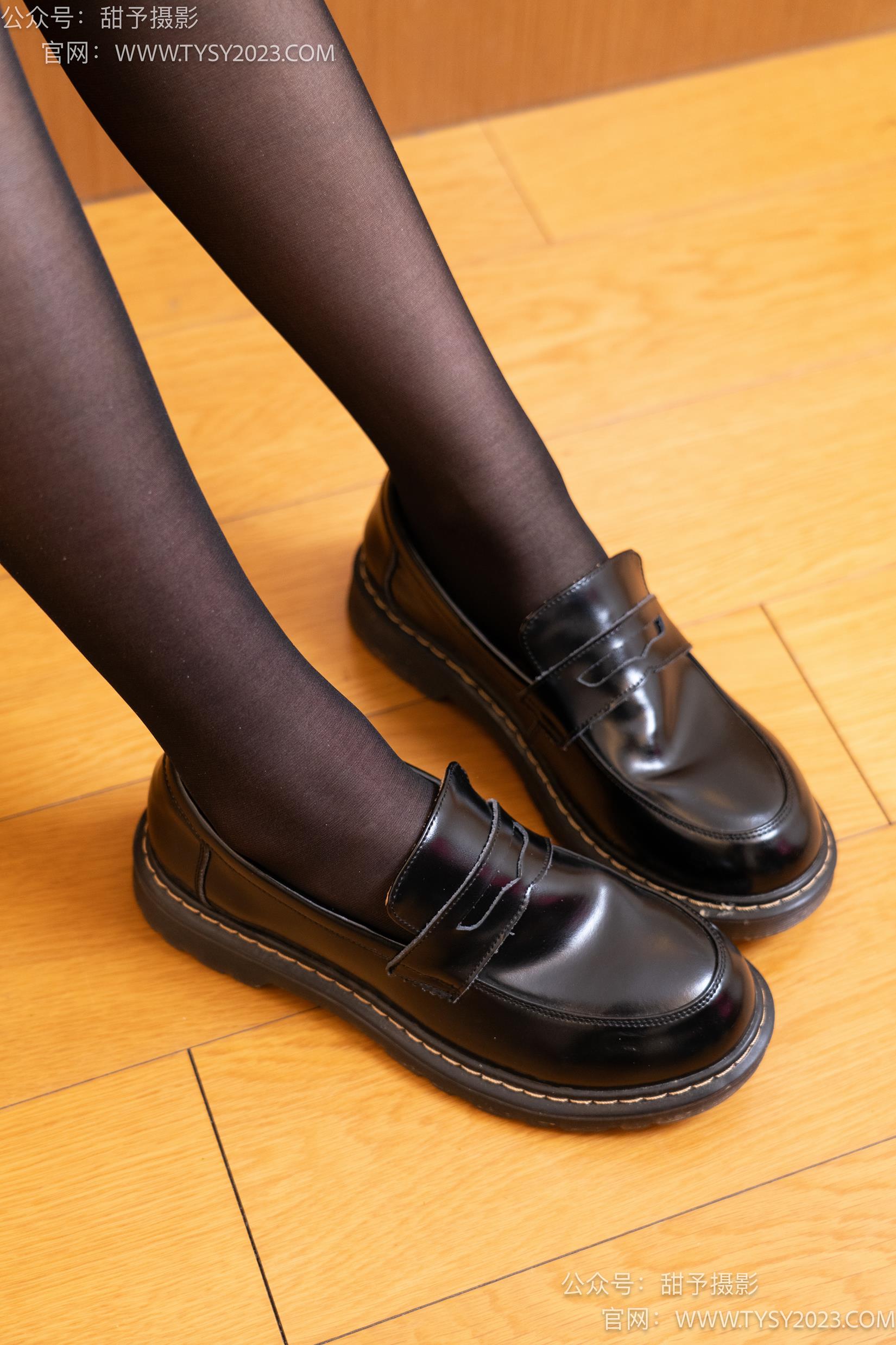 图片[23]-甜予摄影 NO.030 璇璇-皮鞋、黑丝、裸足[122P] – 速更版-美库