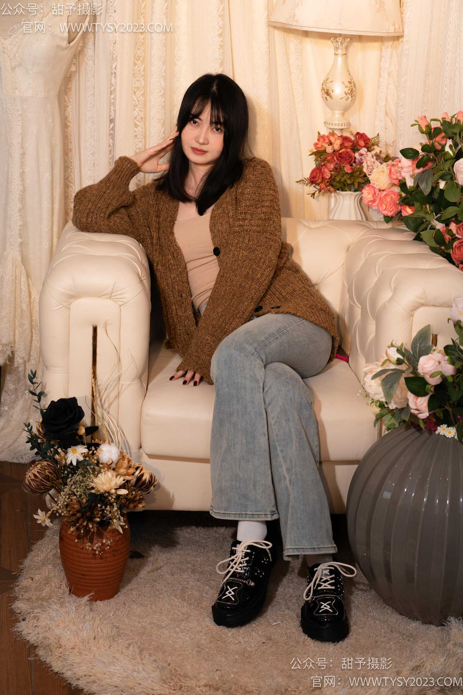 图片[17]-甜予摄影 NO.031 小野-皮鞋、白棉袜、油量灰丝[129P] – 速更版-美库