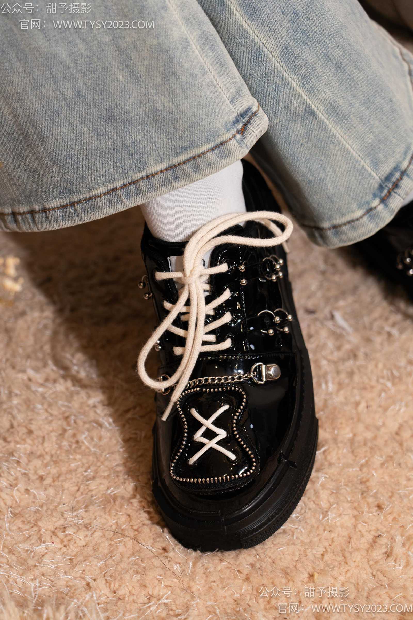 图片[23]-甜予摄影 NO.031 小野-皮鞋、白棉袜、油量灰丝[129P] – 速更版-美库