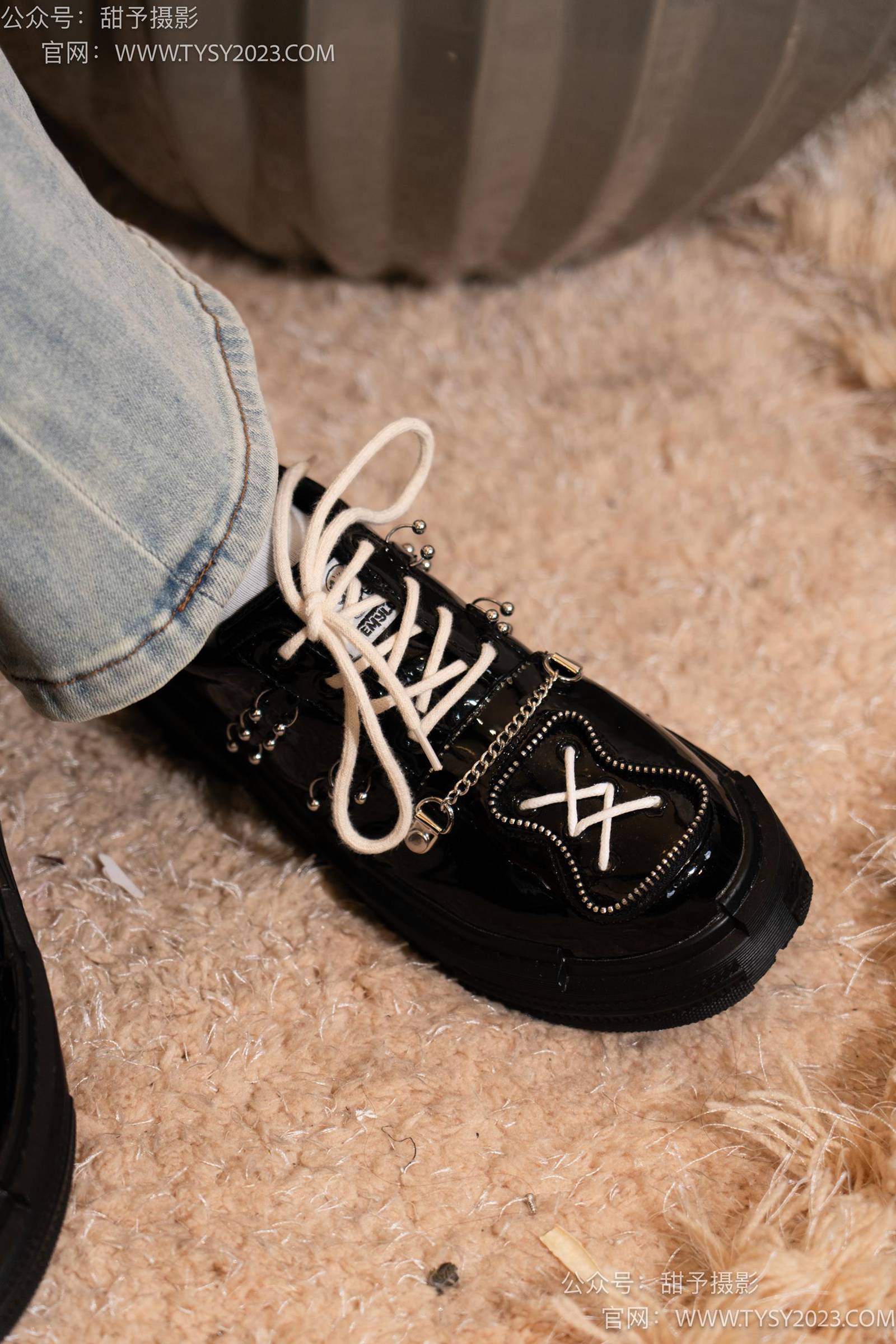 图片[24]-甜予摄影 NO.031 小野-皮鞋、白棉袜、油量灰丝[129P] – 速更版-美库