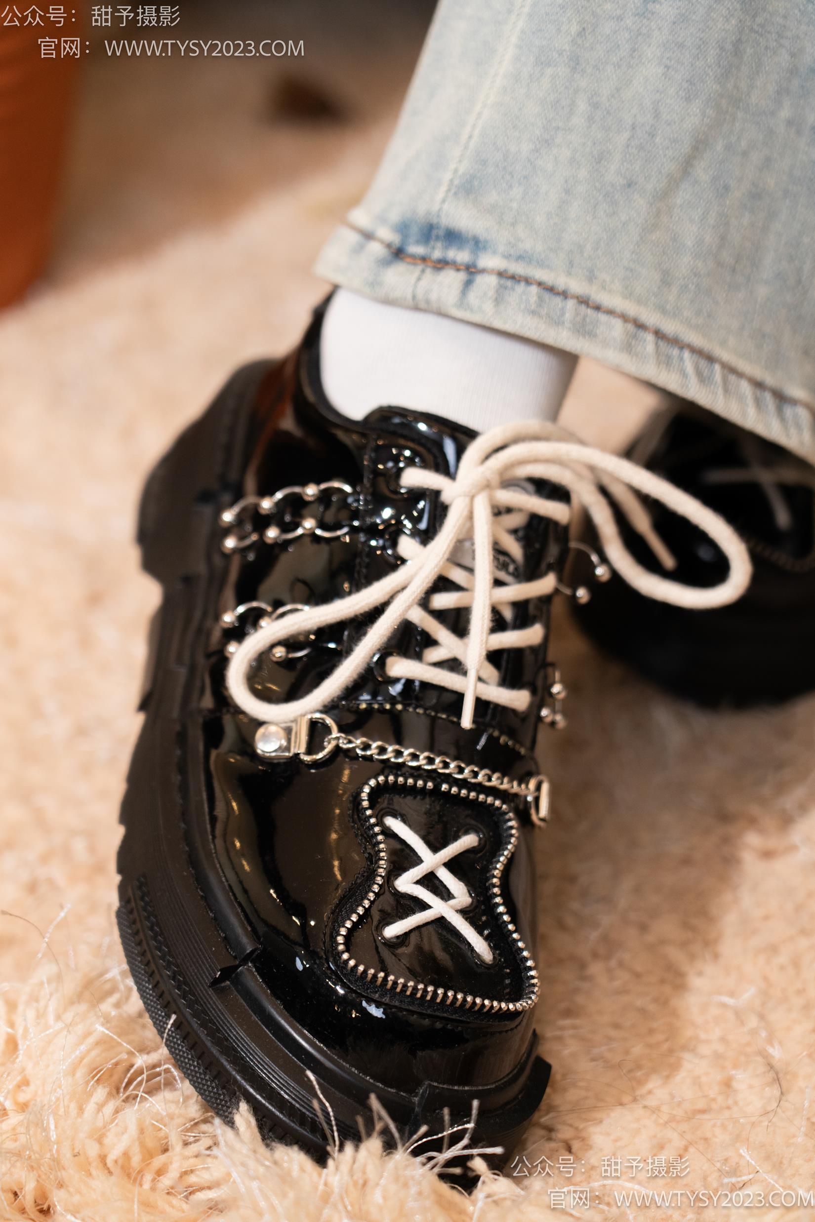 图片[27]-甜予摄影 NO.031 小野-皮鞋、白棉袜、油量灰丝[129P] – 速更版-美库