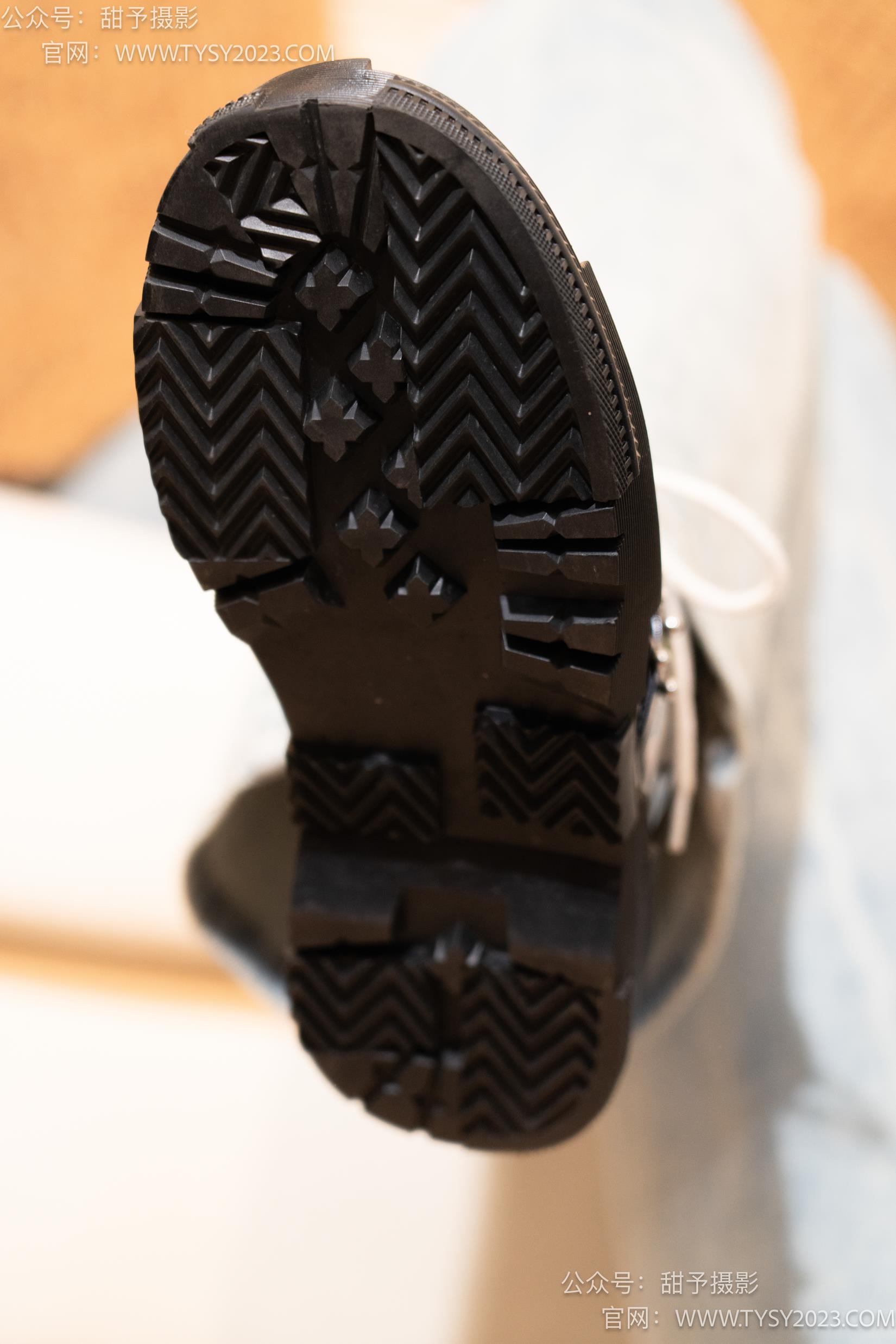 图片[28]-甜予摄影 NO.031 小野-皮鞋、白棉袜、油量灰丝[129P] – 速更版-美库