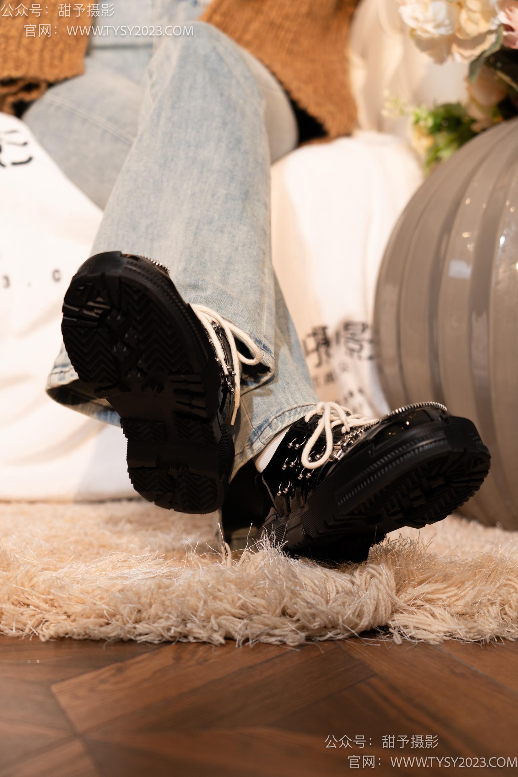 图片[31]-甜予摄影 NO.031 小野-皮鞋、白棉袜、油量灰丝[129P] – 速更版-美库