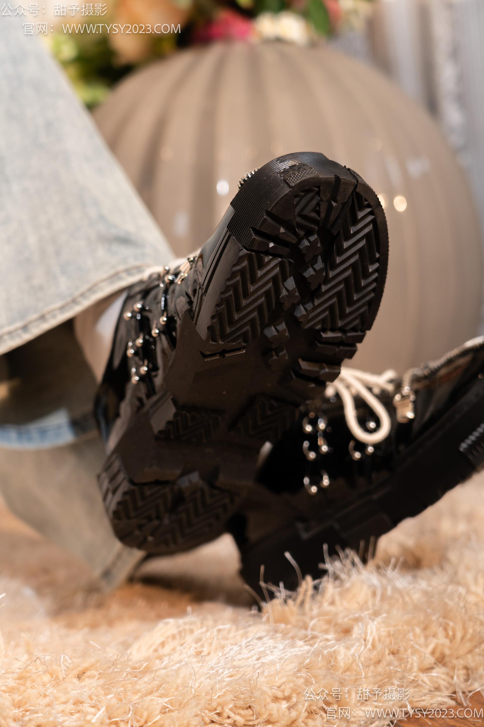 图片[32]-甜予摄影 NO.031 小野-皮鞋、白棉袜、油量灰丝[129P] – 速更版-美库