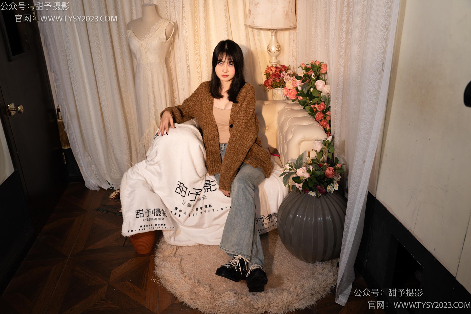 图片[34]-甜予摄影 NO.031 小野-皮鞋、白棉袜、油量灰丝[129P] – 速更版-美库