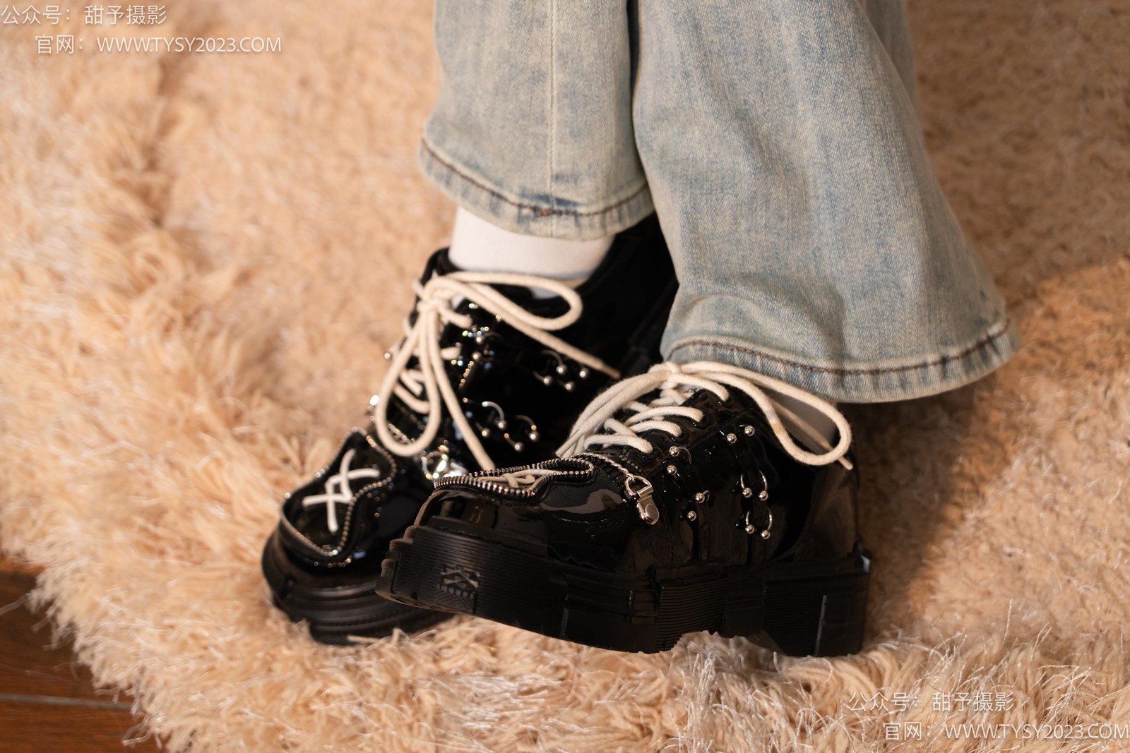 图片[36]-甜予摄影 NO.031 小野-皮鞋、白棉袜、油量灰丝[129P] – 速更版-美库