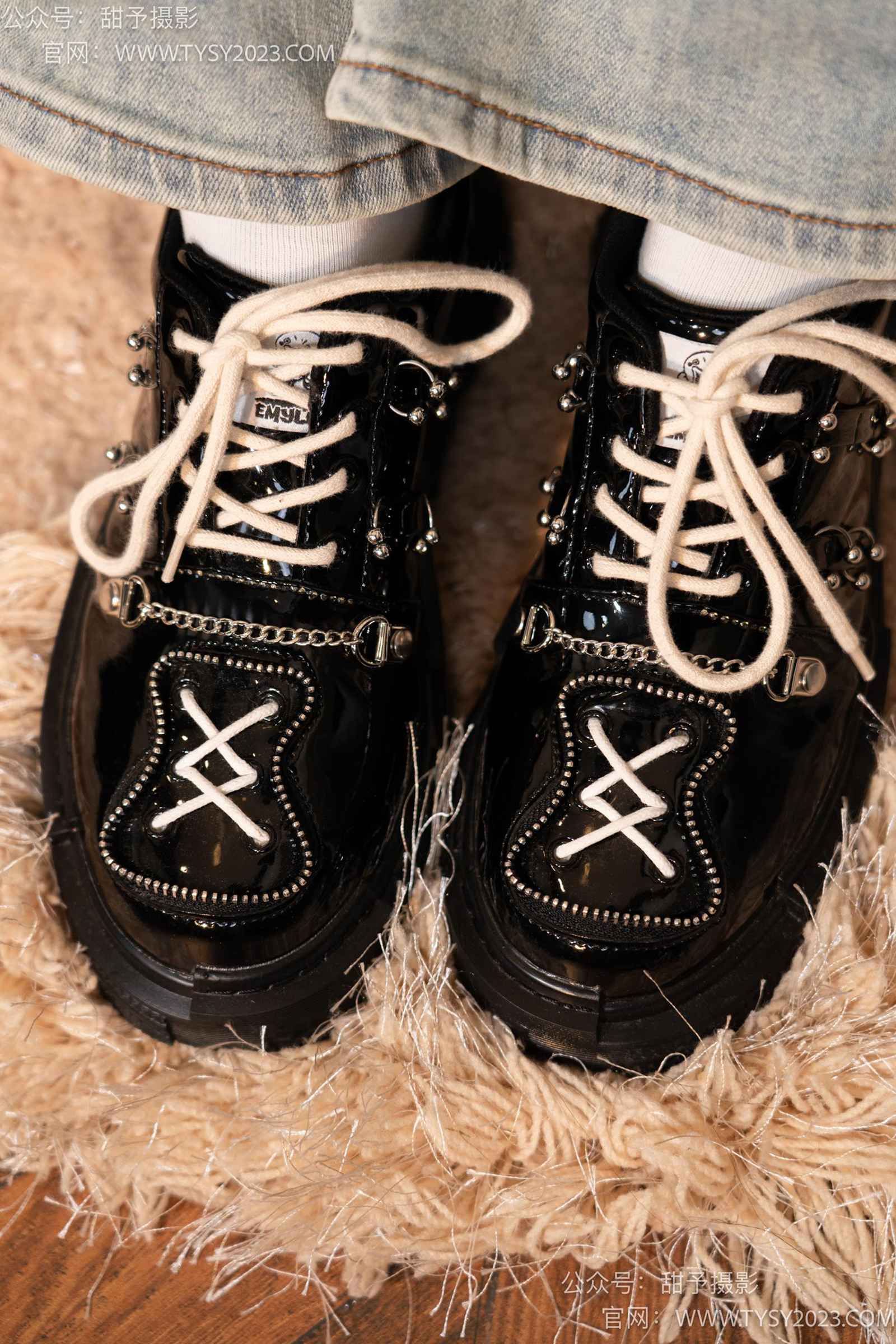 图片[38]-甜予摄影 NO.031 小野-皮鞋、白棉袜、油量灰丝[129P] – 速更版-美库