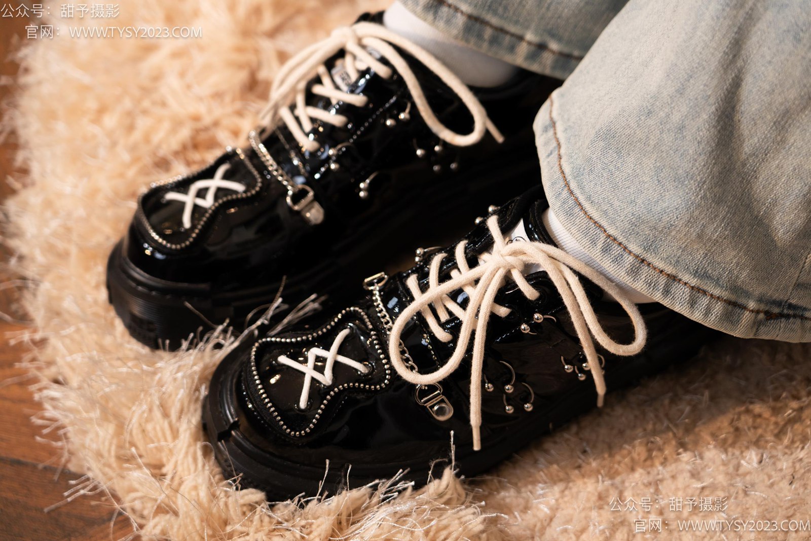 图片[39]-甜予摄影 NO.031 小野-皮鞋、白棉袜、油量灰丝[129P] – 速更版-美库