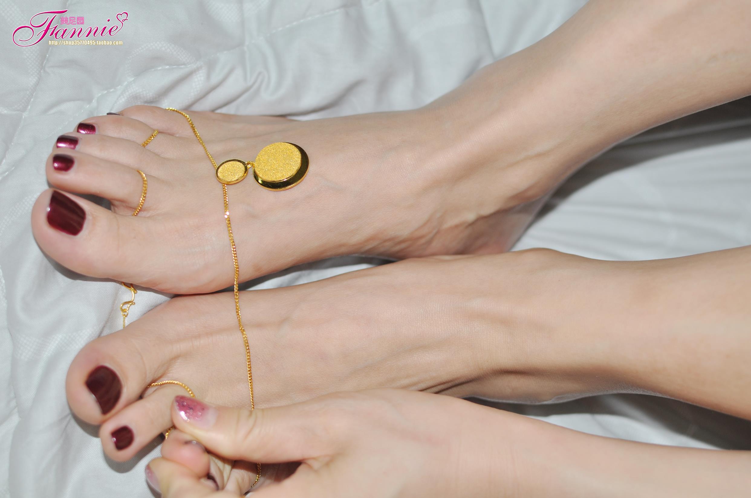 图片[11]-Fannie芬妮每足园 No.566 一缕金丝 玉趾牵[56P] – 速更版-美库