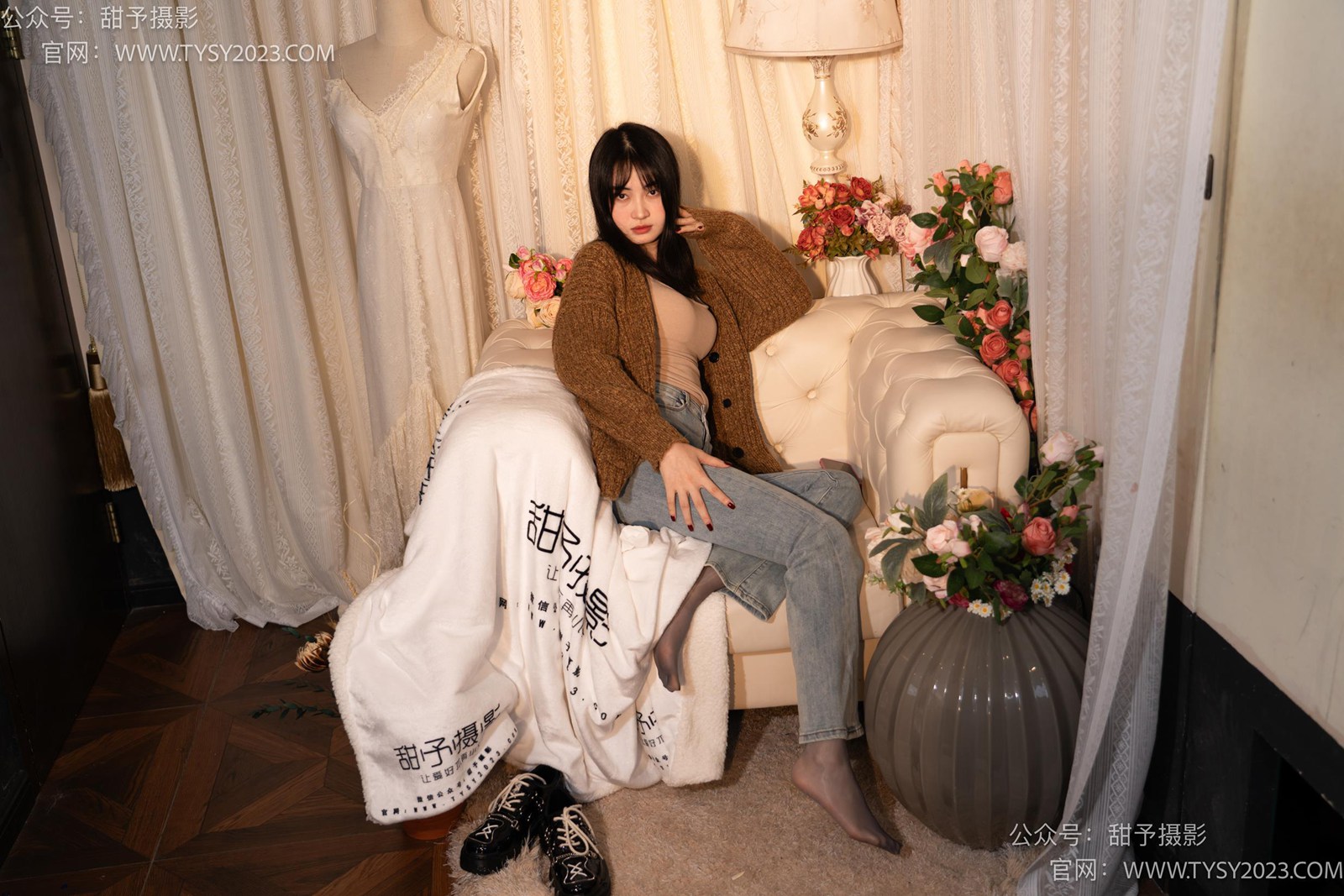 图片[123]-甜予摄影 NO.031 小野-皮鞋、白棉袜、油量灰丝[129P] – 速更版-美库