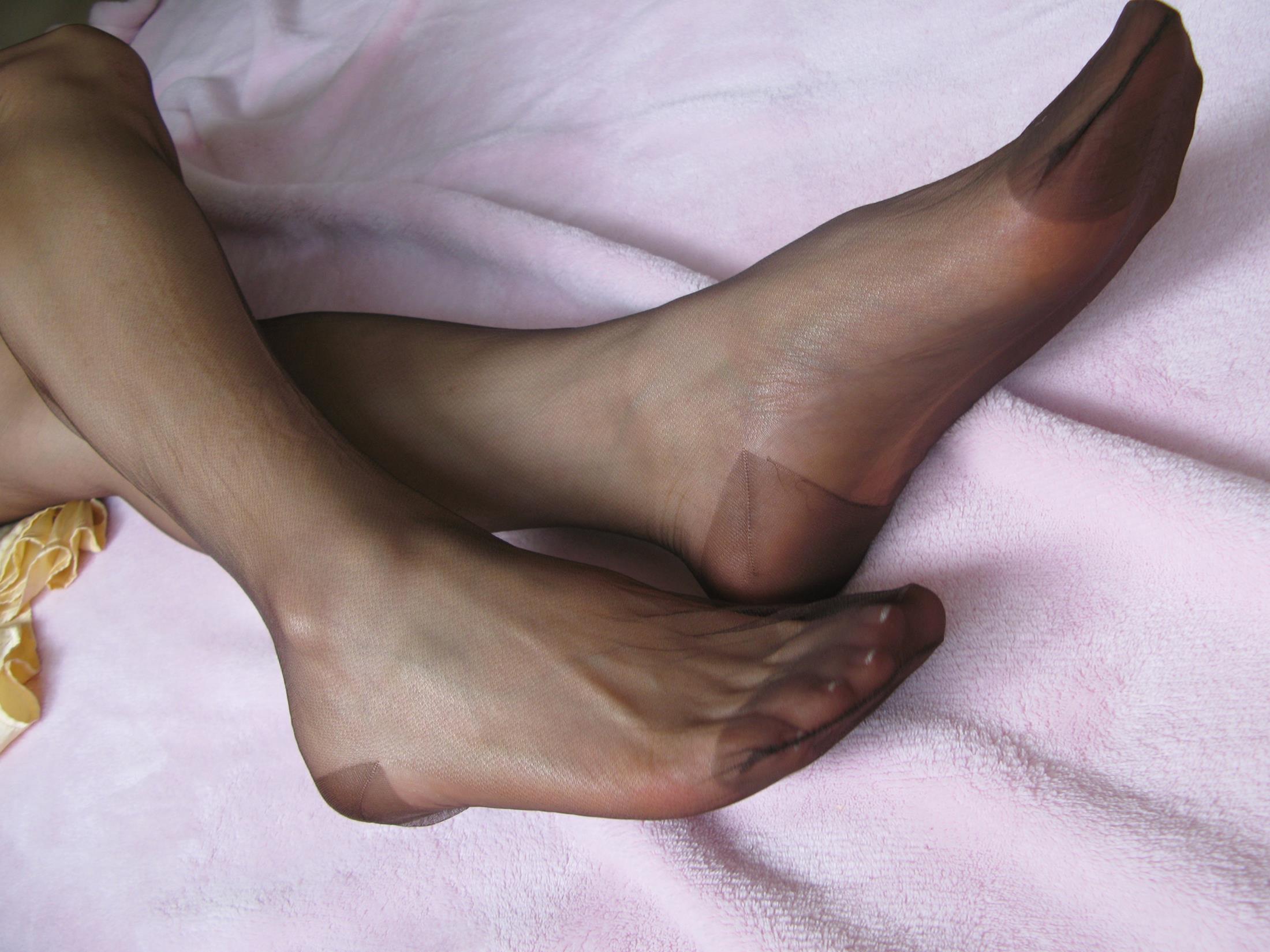 图片[27]-Fannie芬妮每足园 No.568 一缕情丝 绕趾间 长篇咖啡丝[102P] – 速更版-美库