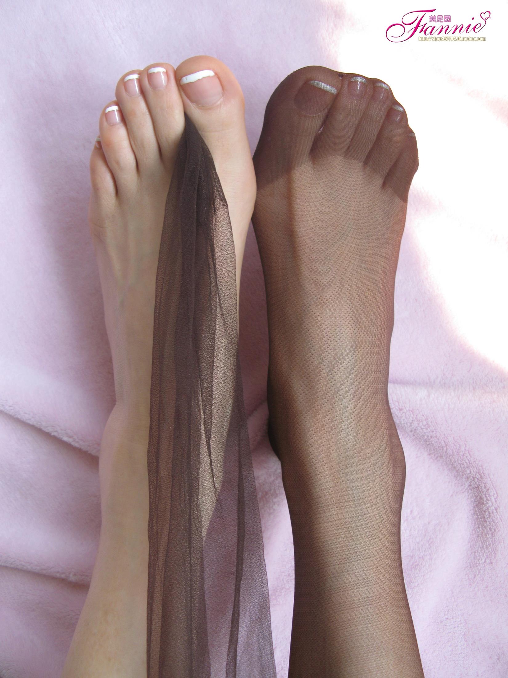 图片[58]-Fannie芬妮每足园 No.568 一缕情丝 绕趾间 长篇咖啡丝[102P] – 速更版-美库