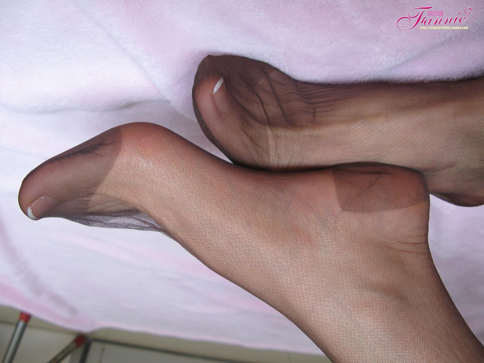 图片[70]-Fannie芬妮每足园 No.568 一缕情丝 绕趾间 长篇咖啡丝[102P] – 速更版-美库