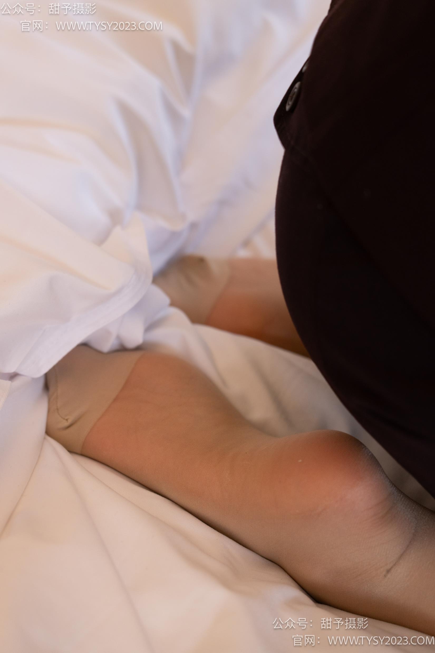 图片[35]-甜予摄影 NO.033 璇璇-银行制服、皮鞋、肉丝[124P] – 速更版-美库