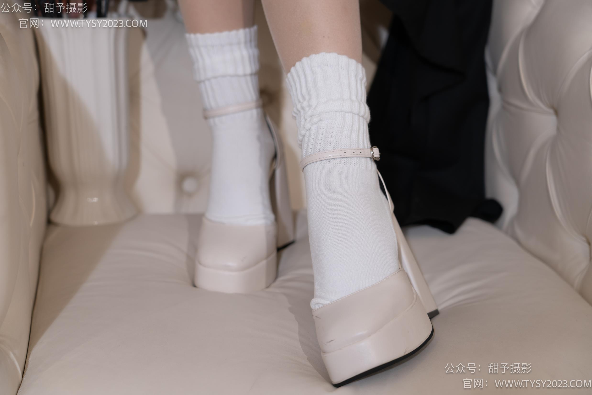 图片[25]-甜予摄影 NO.034 鱼鱼-高跟鞋、白棉袜、肉丝[129P] – 速更版-美库