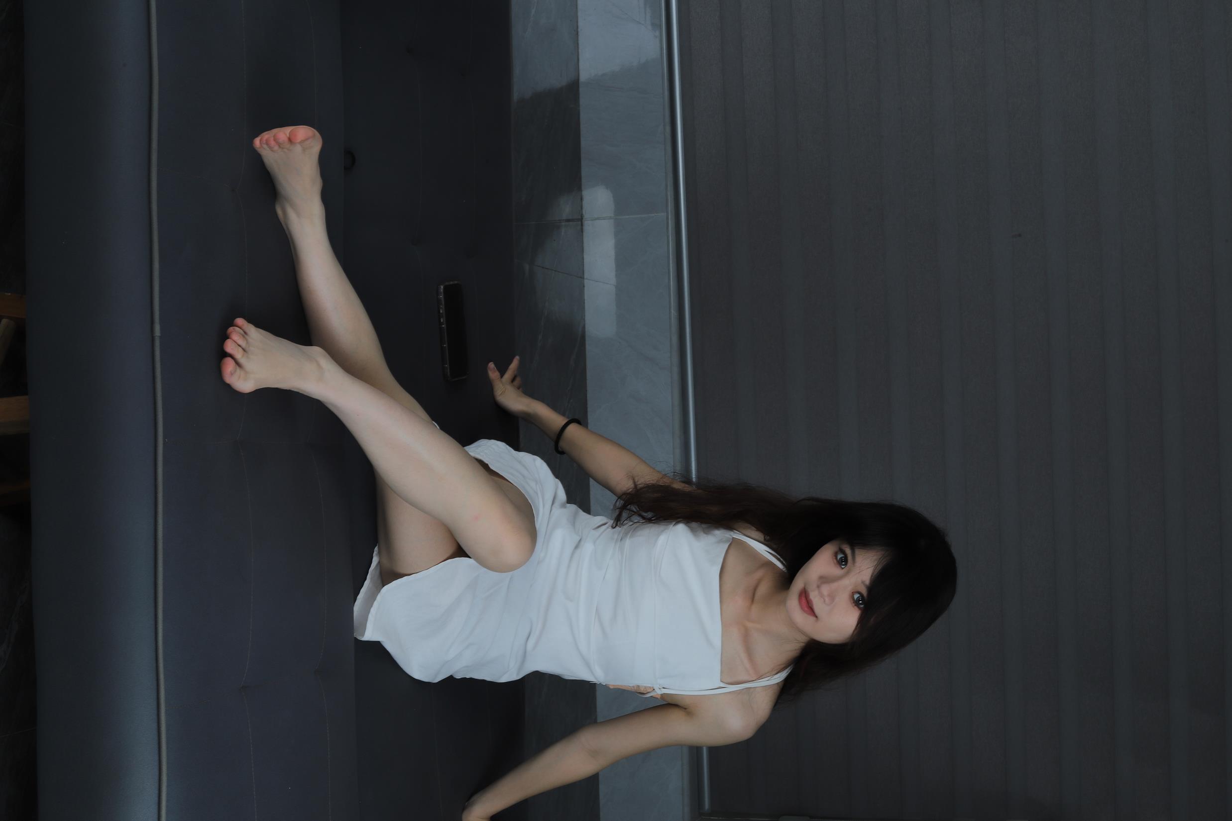 图片[46]-Pary摄影 NO.145 超美模特小玉穿上大露背秀美脚[139P] – 速更版-美库