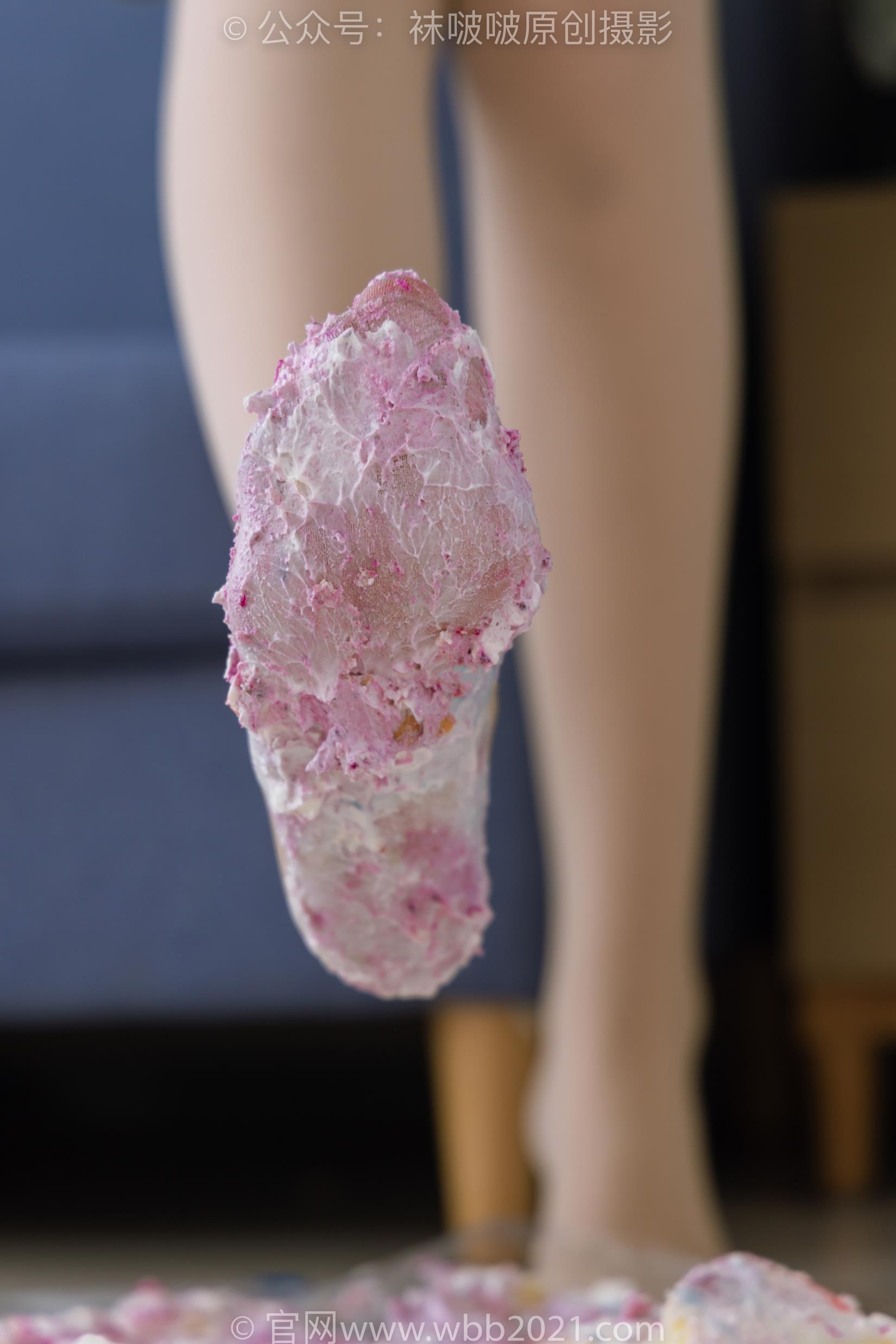 图片[132]-[BoBoSocks袜啵啵]NO.408 小甜豆-高跟鞋、厚肉丝、丝袜和裸足踩奶油蛋糕和泡芙剧情[157P] – 速更版-美库