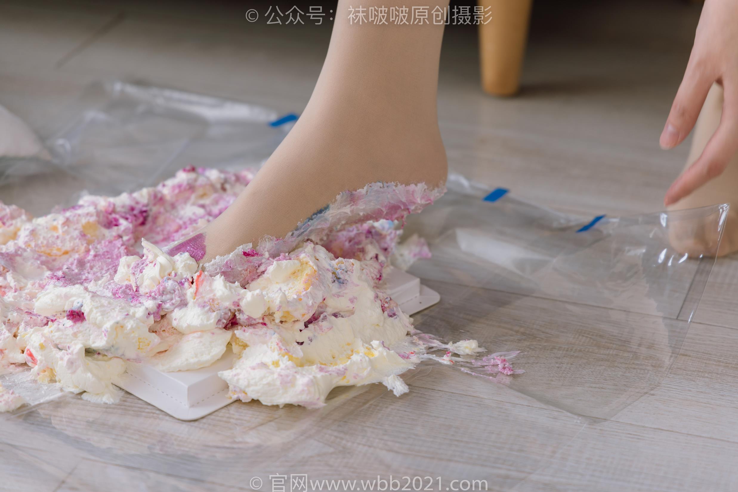 图片[133]-[BoBoSocks袜啵啵]NO.408 小甜豆-高跟鞋、厚肉丝、丝袜和裸足踩奶油蛋糕和泡芙剧情[157P] – 速更版-美库