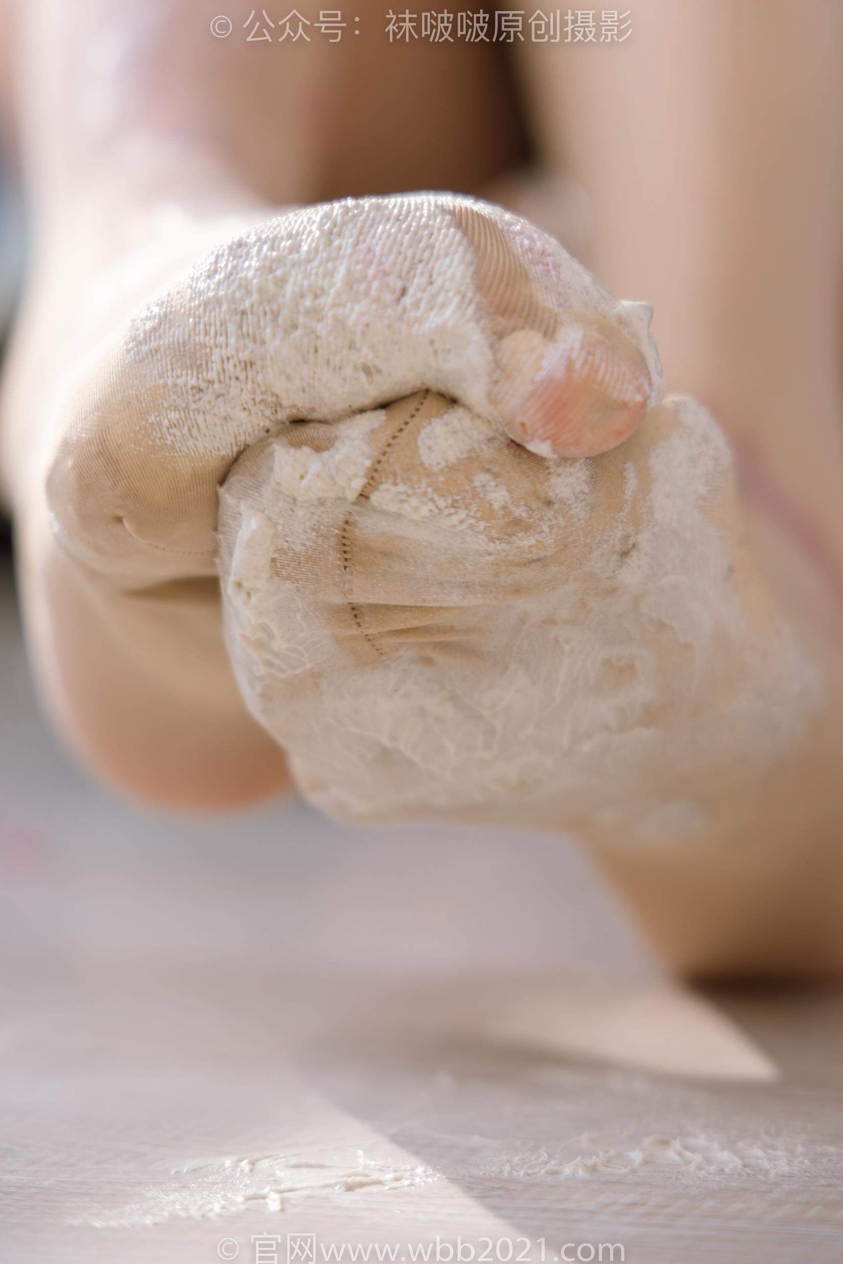 图片[146]-[BoBoSocks袜啵啵]NO.408 小甜豆-高跟鞋、厚肉丝、丝袜和裸足踩奶油蛋糕和泡芙剧情[157P] – 速更版-美库