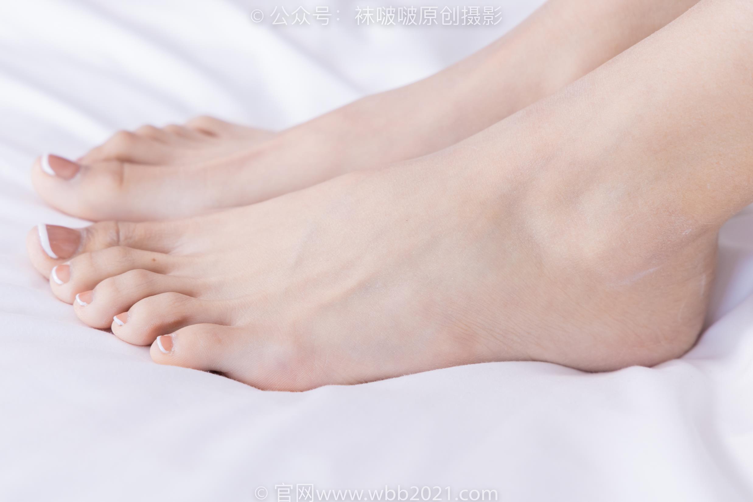 图片[23]-[BoBoSocks袜啵啵]NO.409 奶油-两双高跟鞋、厚白丝大腿袜、裸足[198P] – 速更版-美库