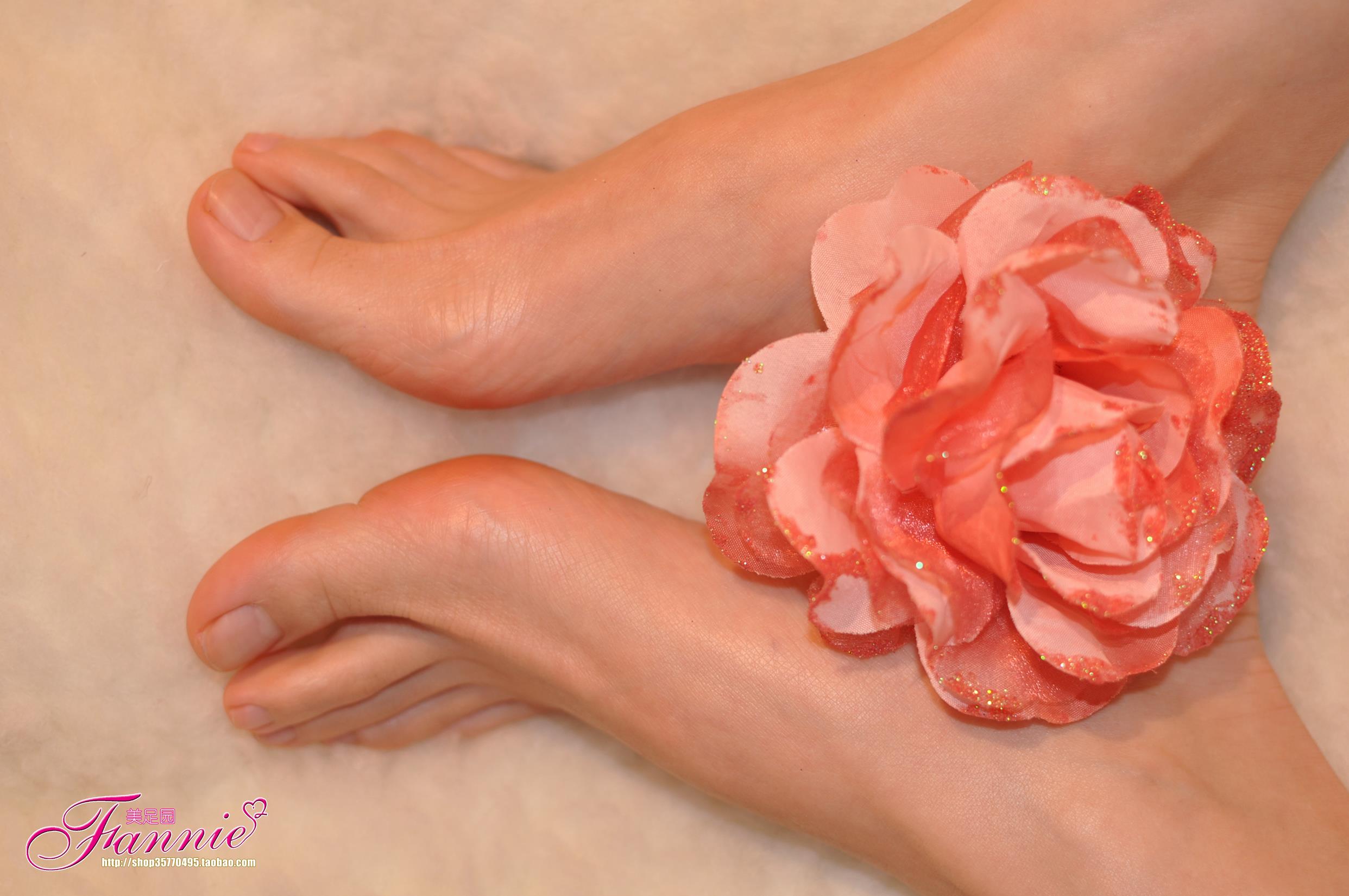 图片[25]-Fannie芬妮每足园 No.576 玉趾如蚕向花语[110P] – 速更版-美库